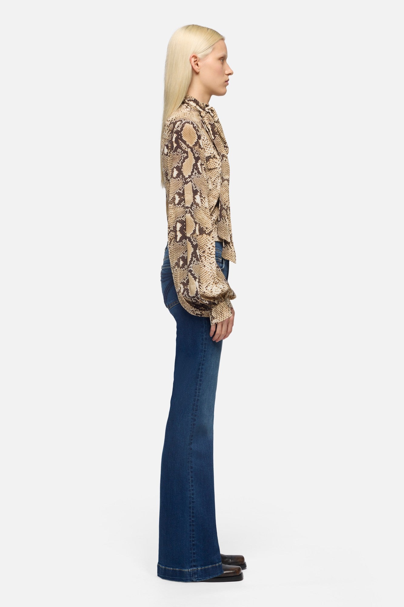 7-for-all-mankind-slim-illusion-dojo-jeans-medium-melrose image 6