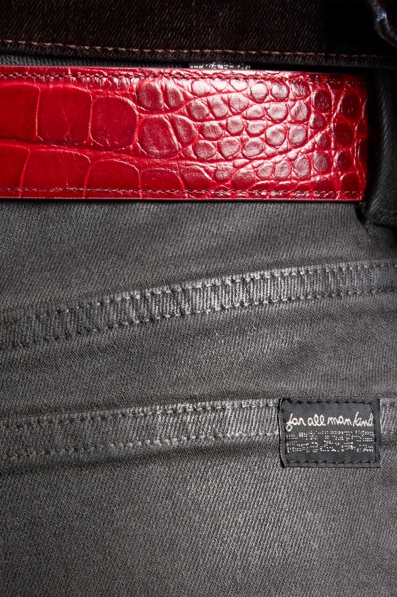 7-for-all-mankind-calie-straight-coated-jeans-in-grau image 4