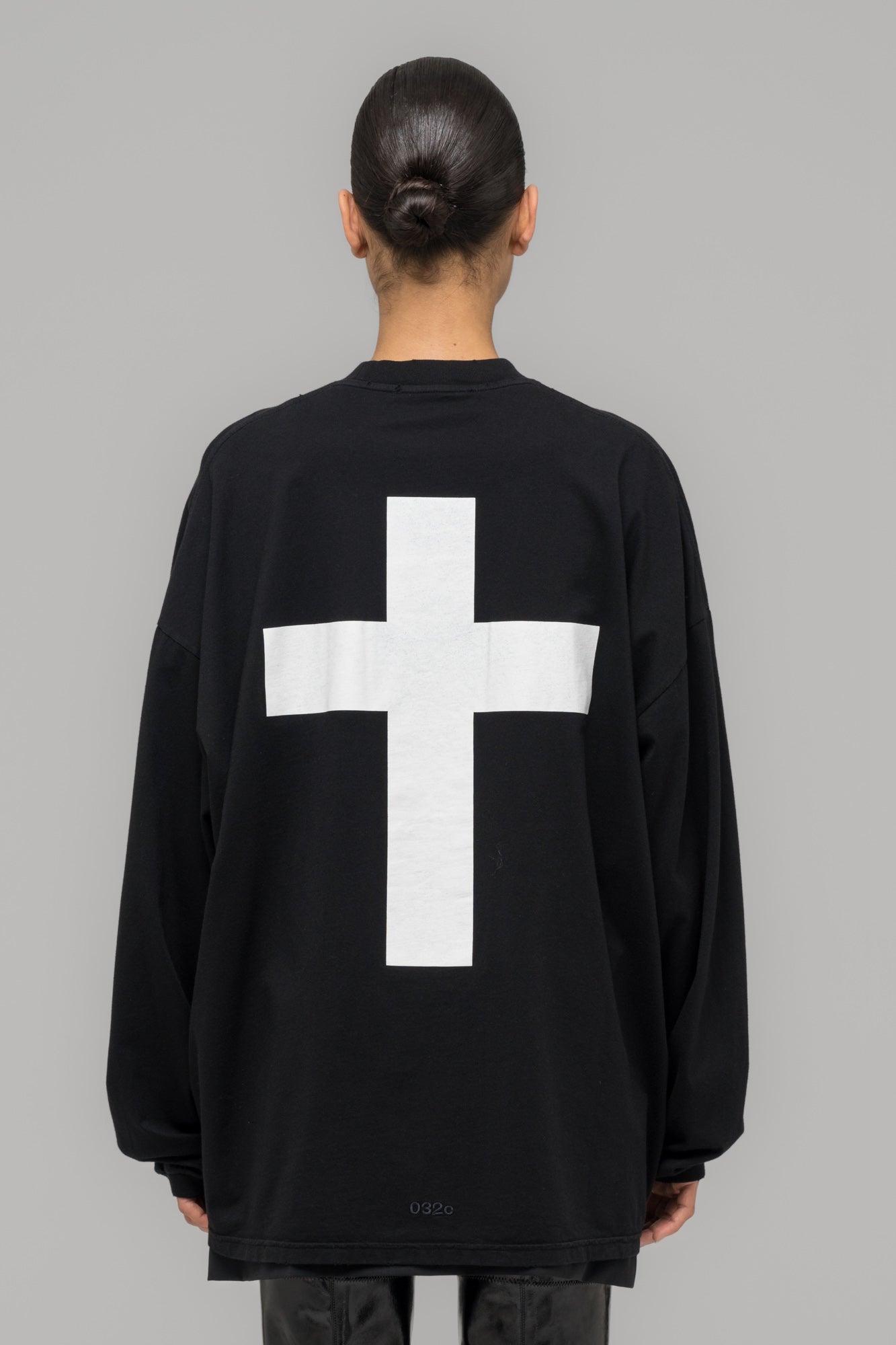 032c-fainting-cross-oversized-longsleeve-washed-black image 4
