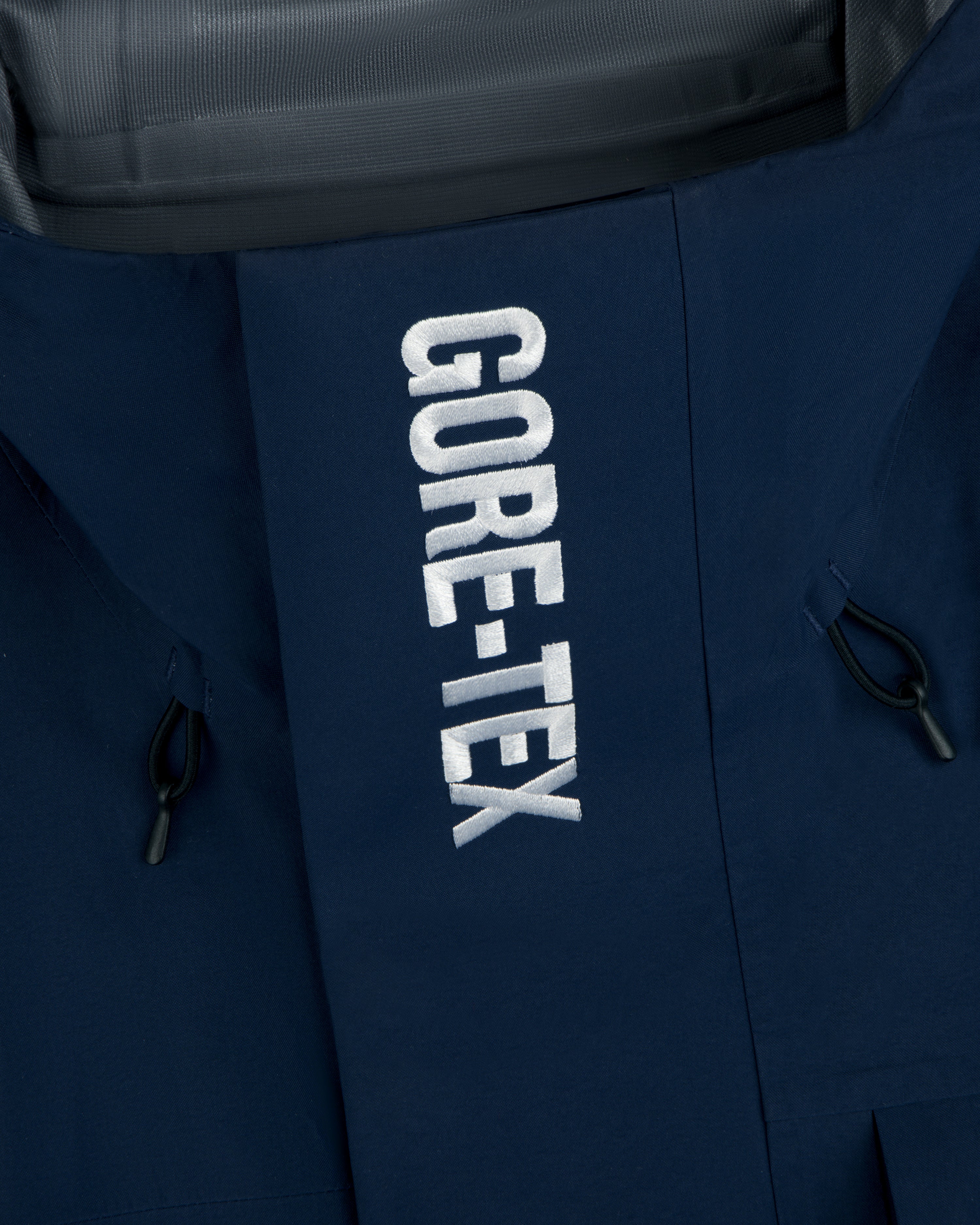 aim-leon-dore-yankees-gore-tex-rain-delay-jacket-navy image 5