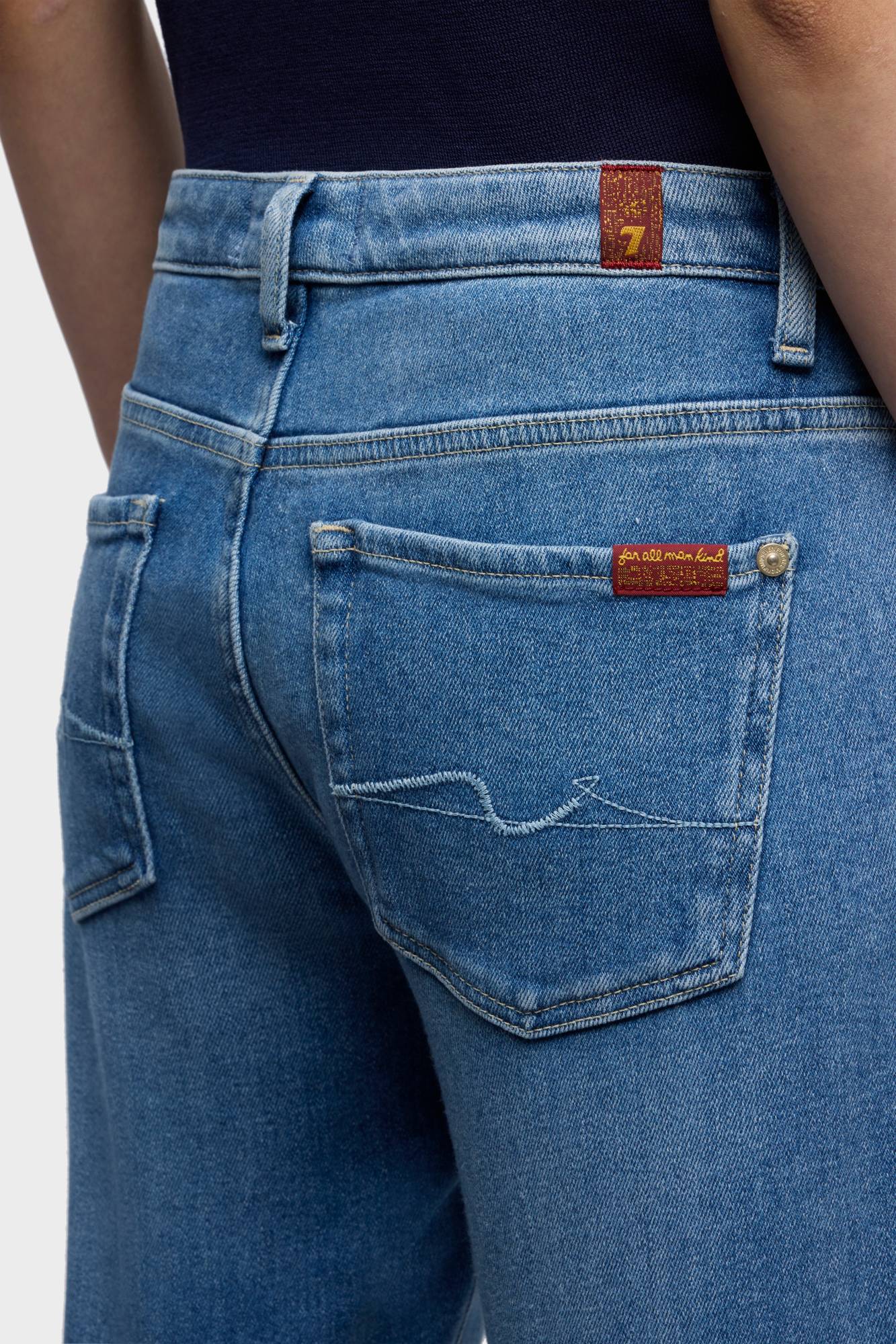 7-for-all-mankind-the-slim-jeans-slim-illusion-bluehaven image 4
