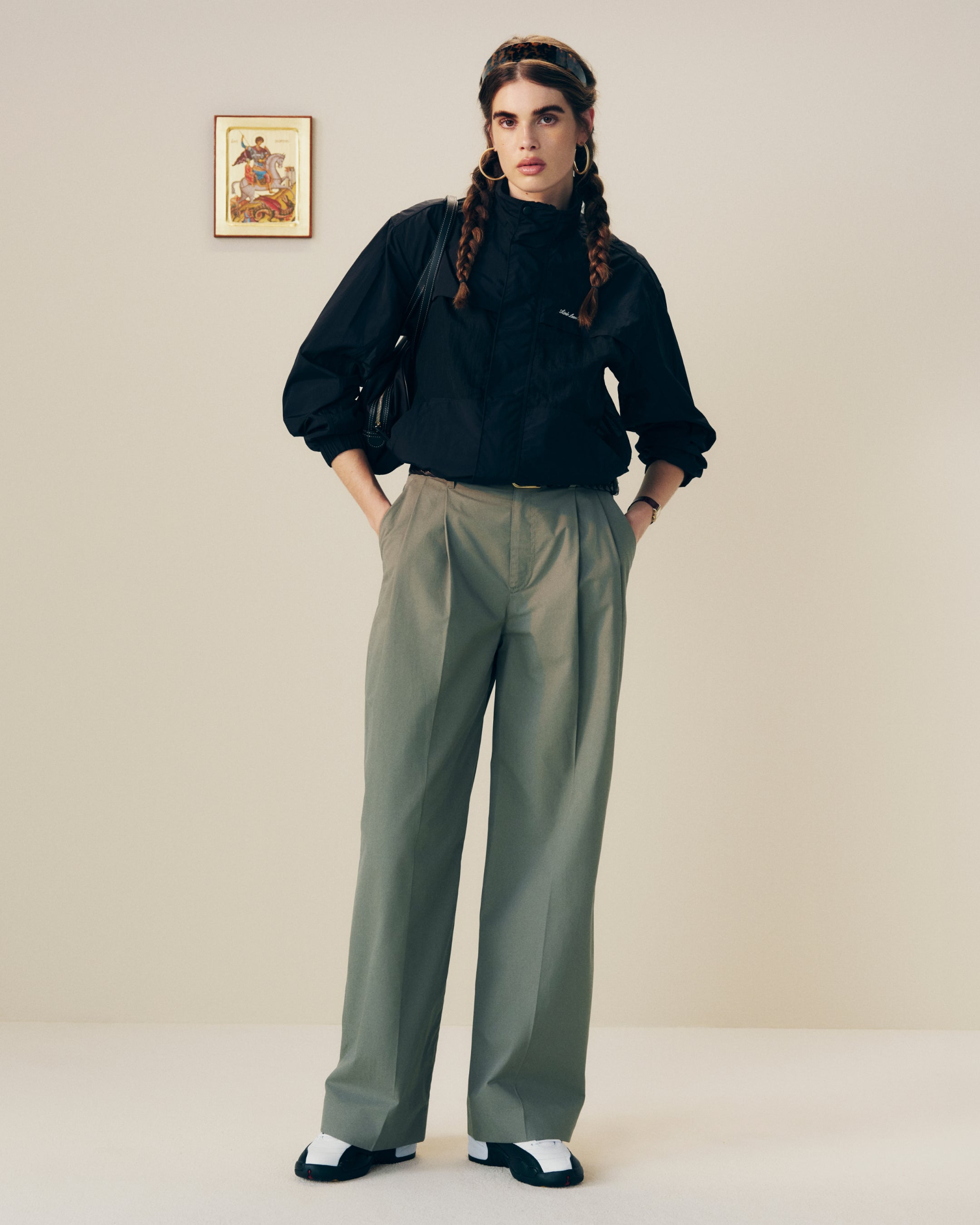 aim-leon-dore-lightweight-pleated-cotton-trouser-hose-olive image 3