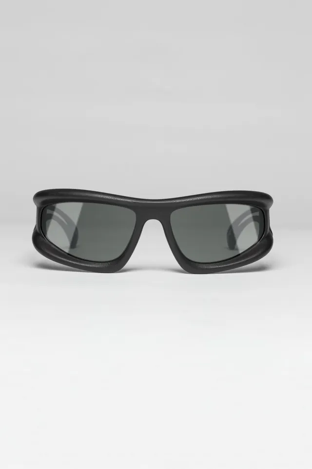 mykita-032c-marfa-sonnenbrille-black-wraparound image 1