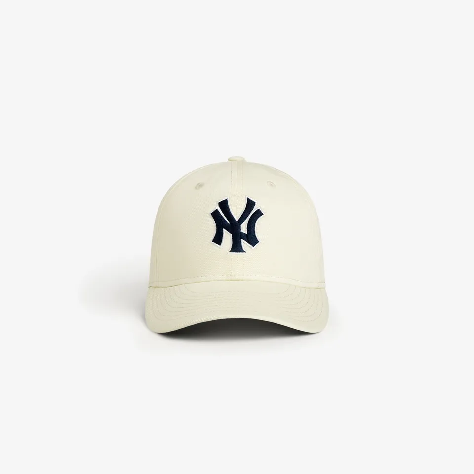 aim-leon-dore-x-new-era-yankees-retro-fit-hat-cream image 1
