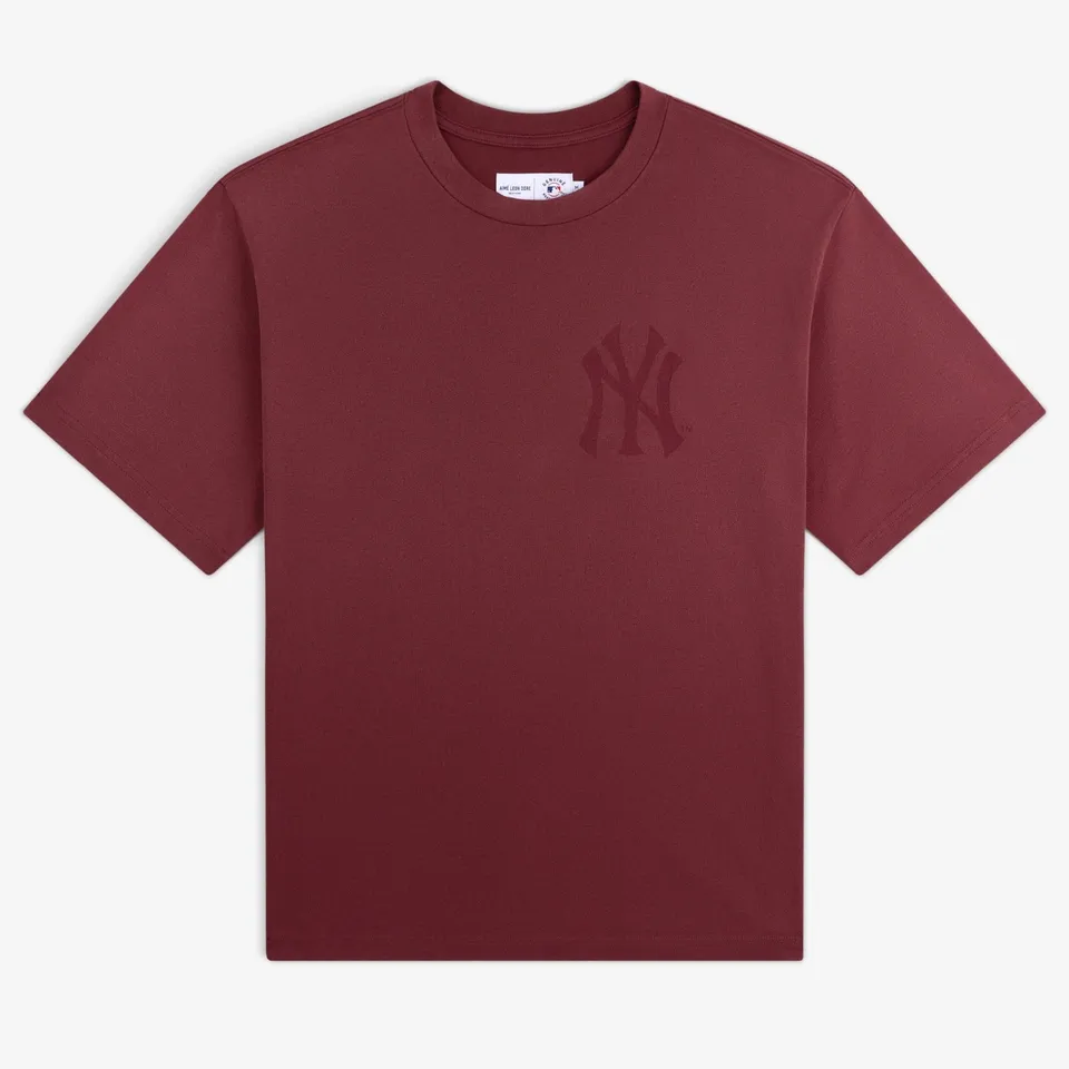 aim-leon-dore-yankees-washed-logo-tee-rotes-boxy-t-shirt image 1