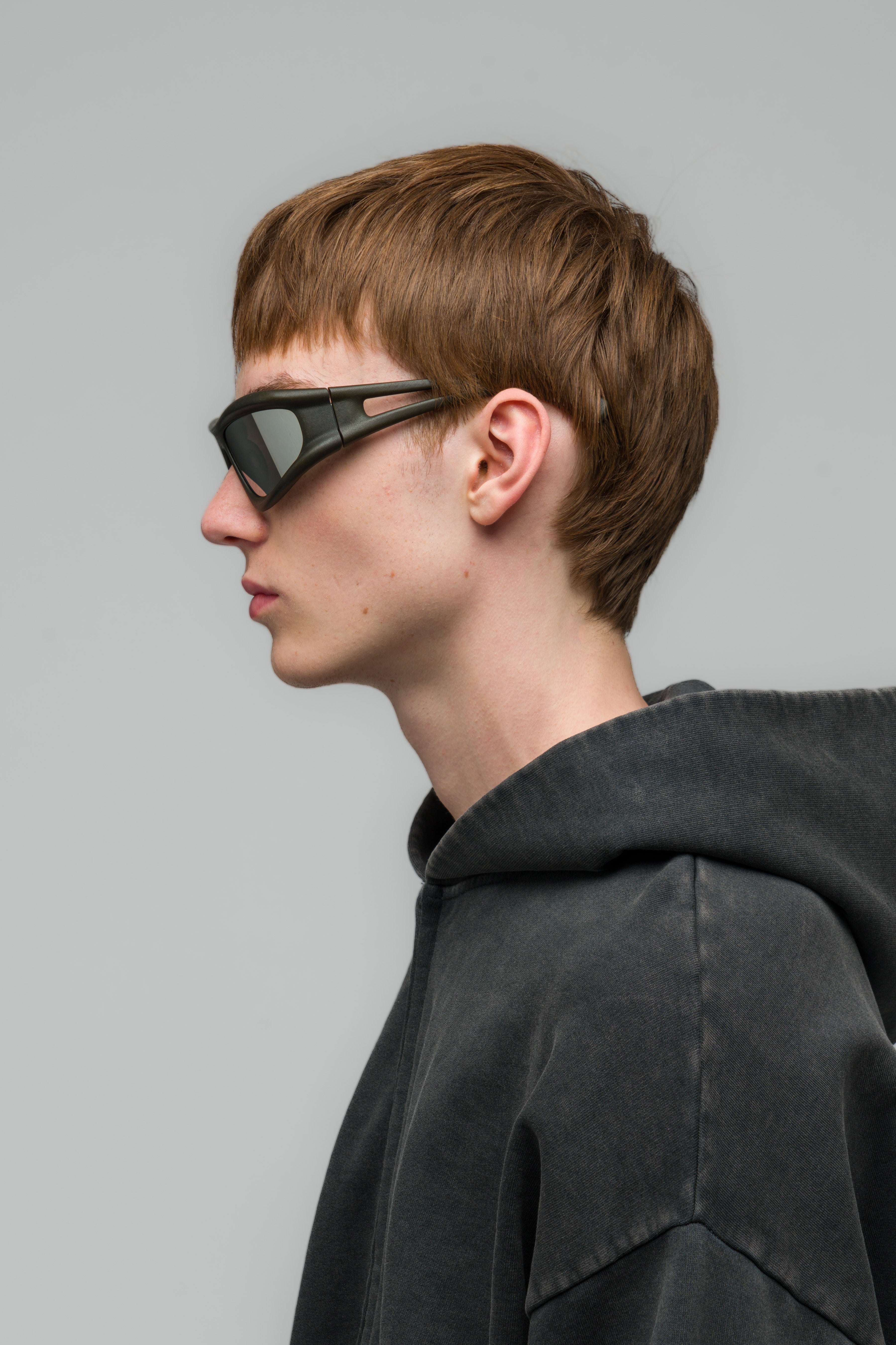 032c-x-mykita-marfa-sonnenbrille-safari-green-mylon image 7