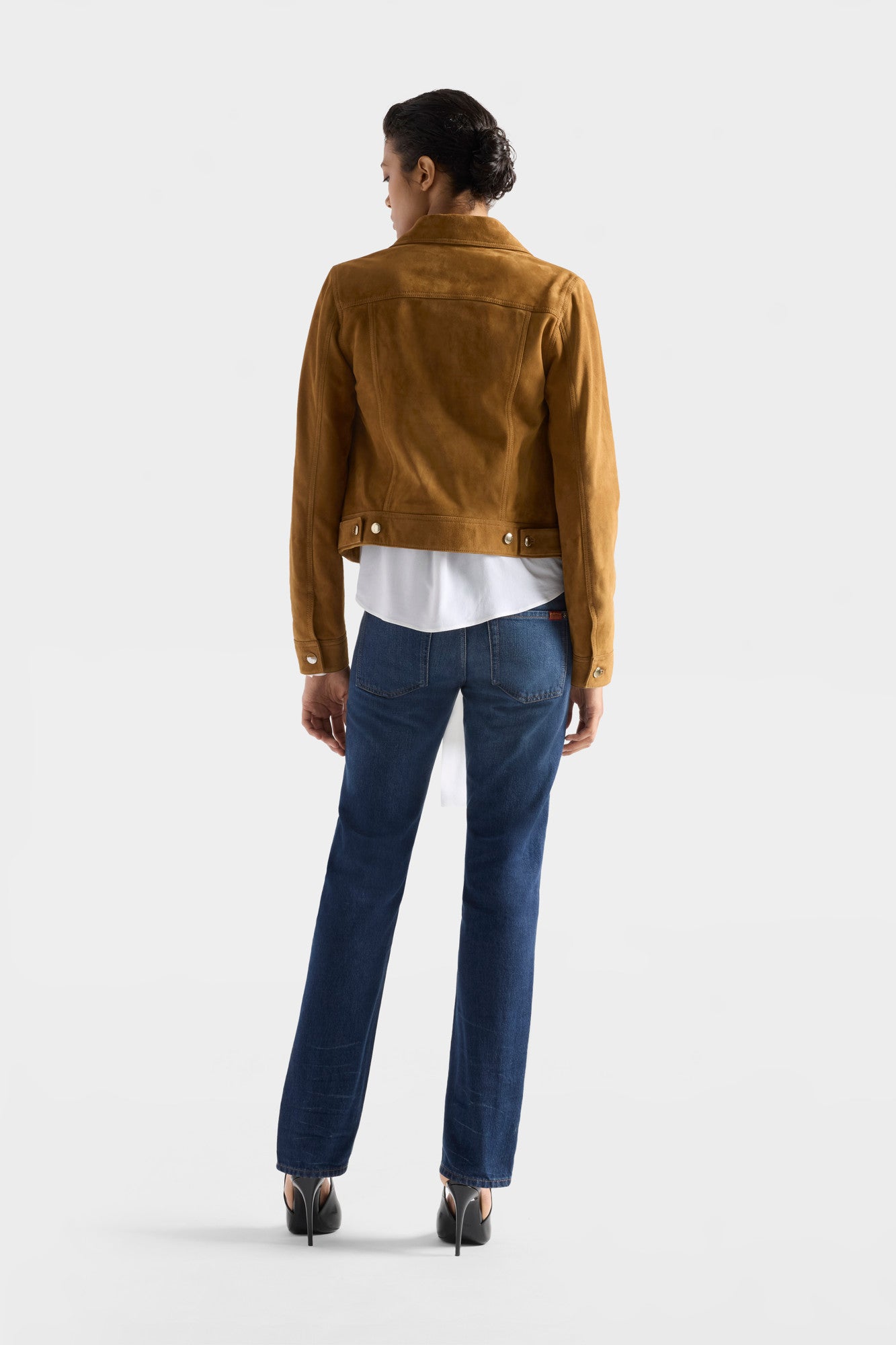 7-for-all-mankind-adi-trucker-jacke-aus-suede-in-cognac image 5
