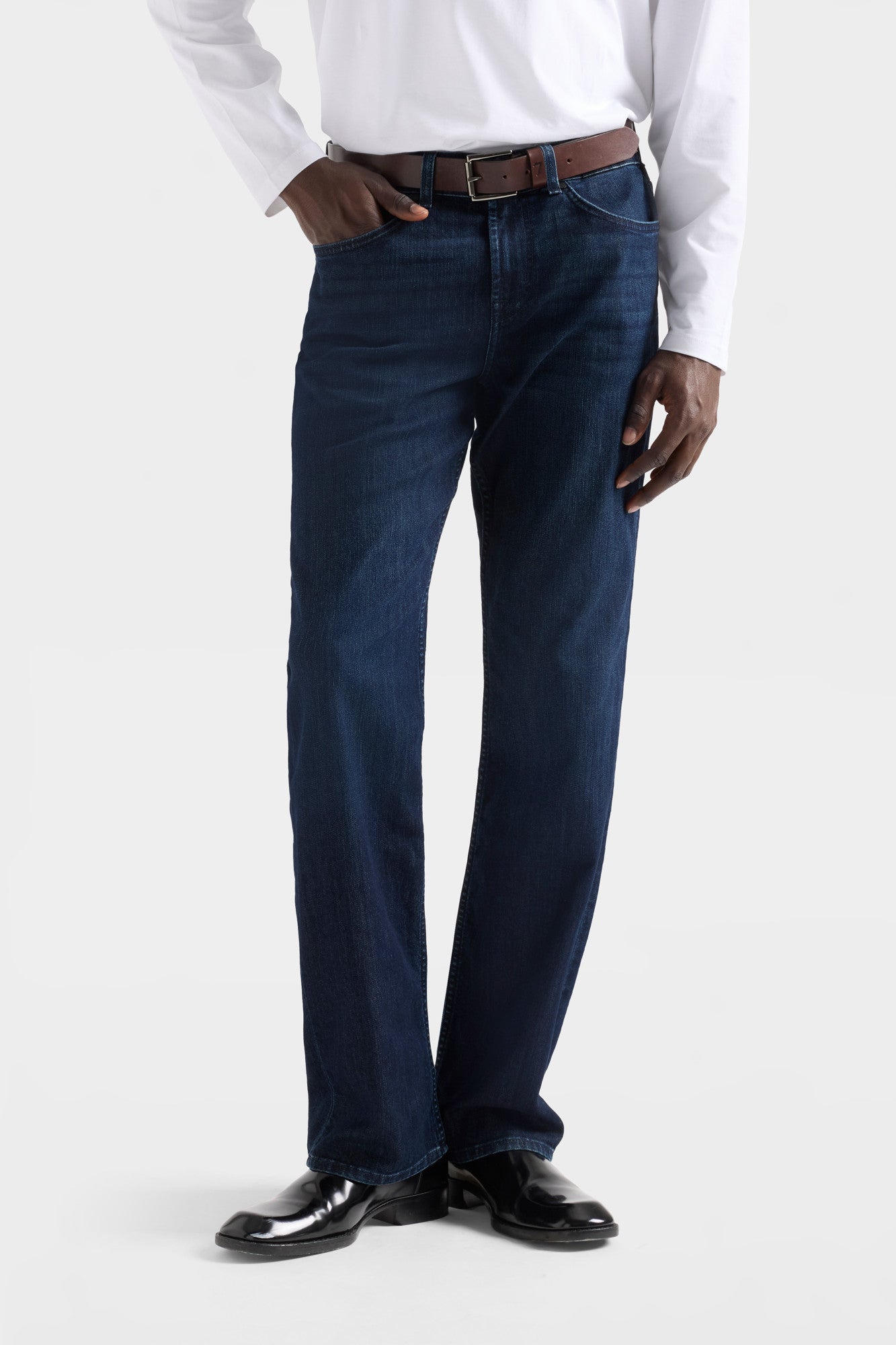 7-for-all-mankind-austyn-straight-jeans-airweft-belton image 3