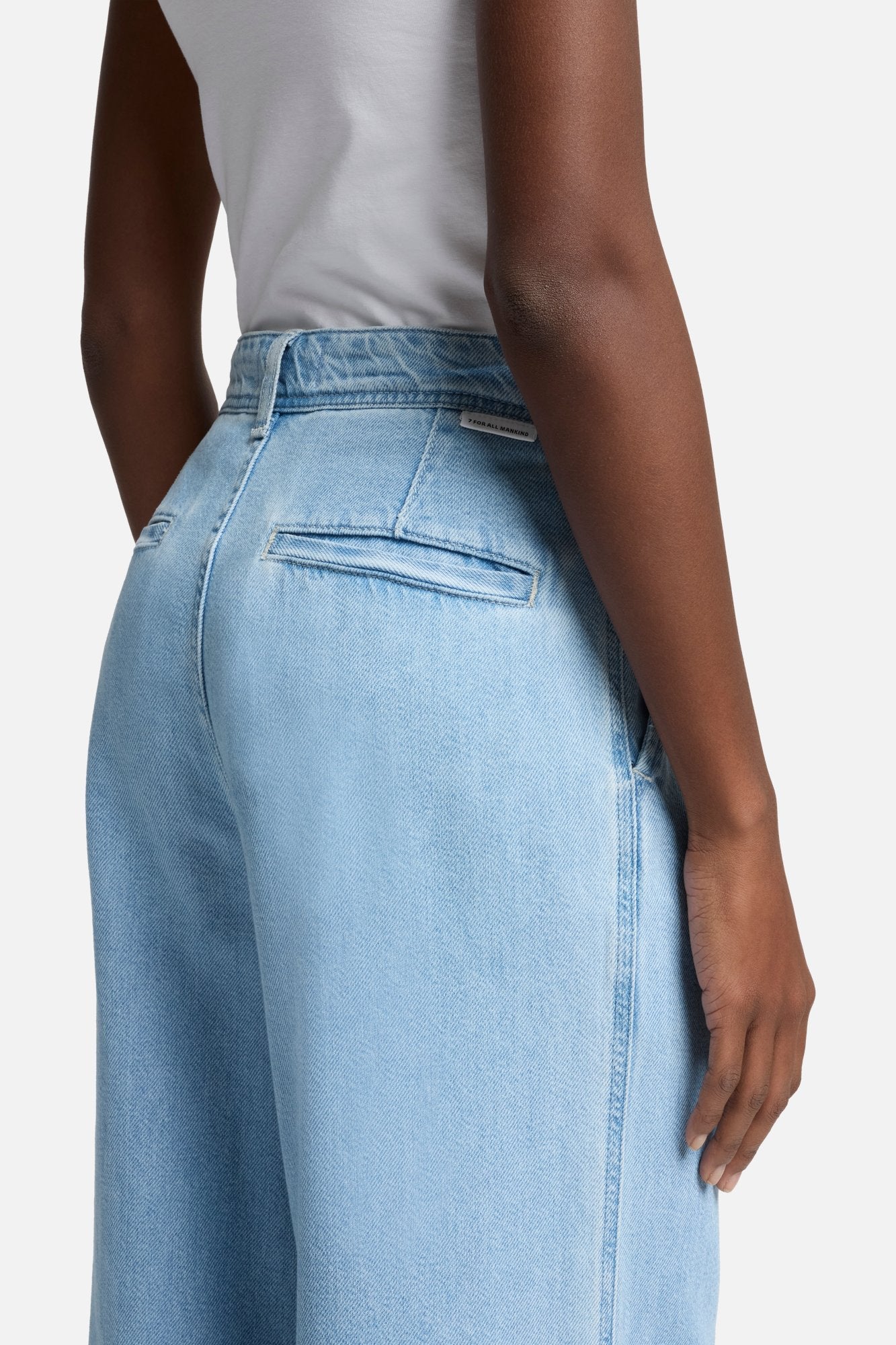 7-for-all-mankind-weightless-pleated-denim-trouser-hana-damen image 4