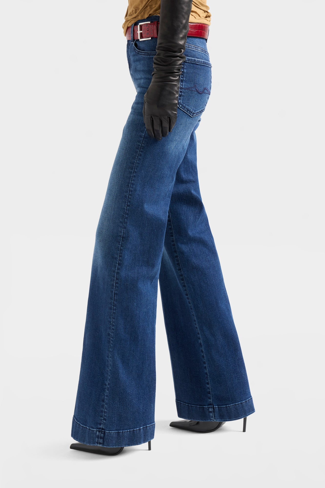 7-for-all-mankind-heritage-modern-dojo-jeans-wide-leg-in-soho-dark image 6