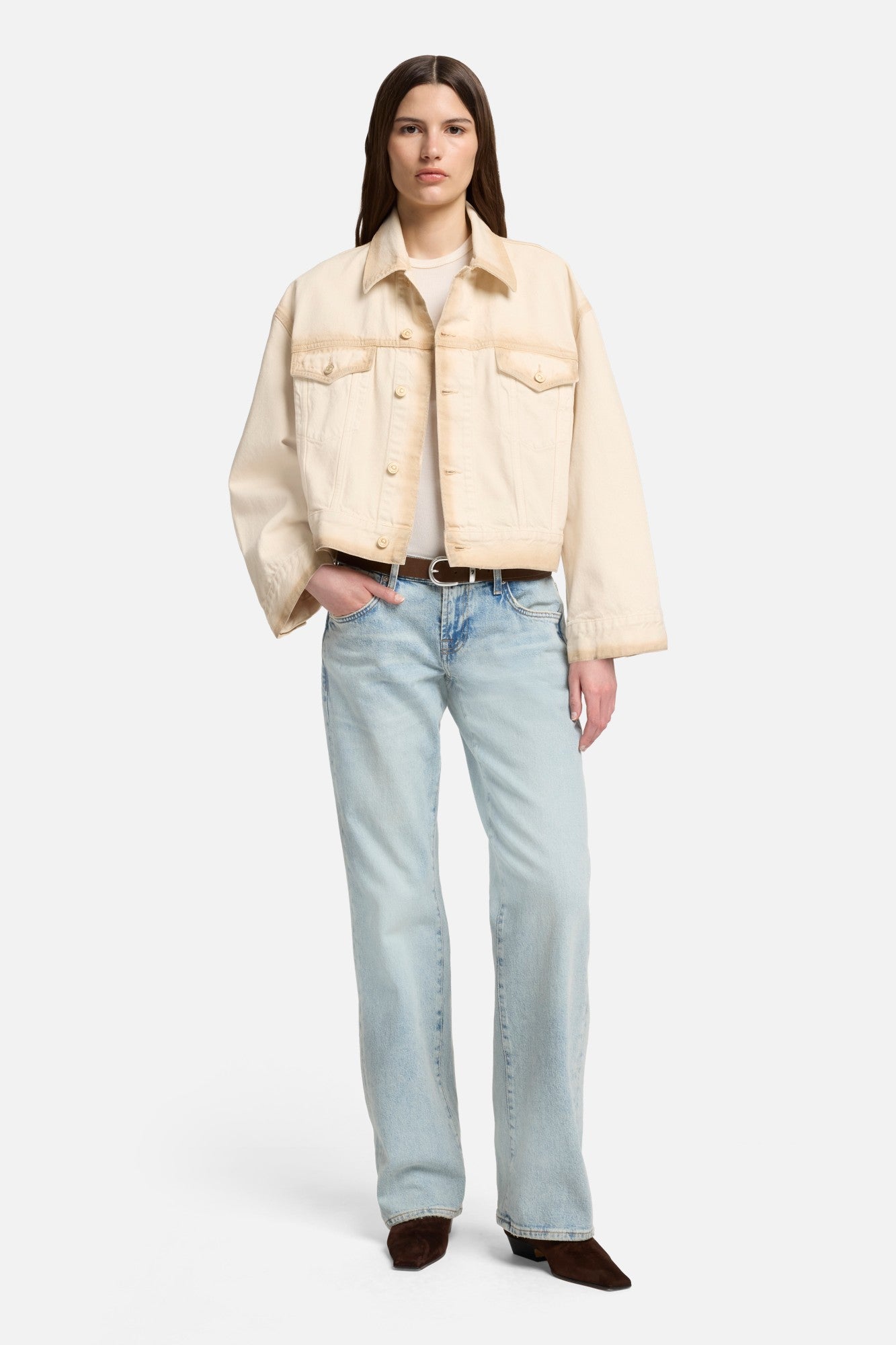 7-for-all-mankind-oli-cropped-trucker-jacke-in-sand-beach image 2