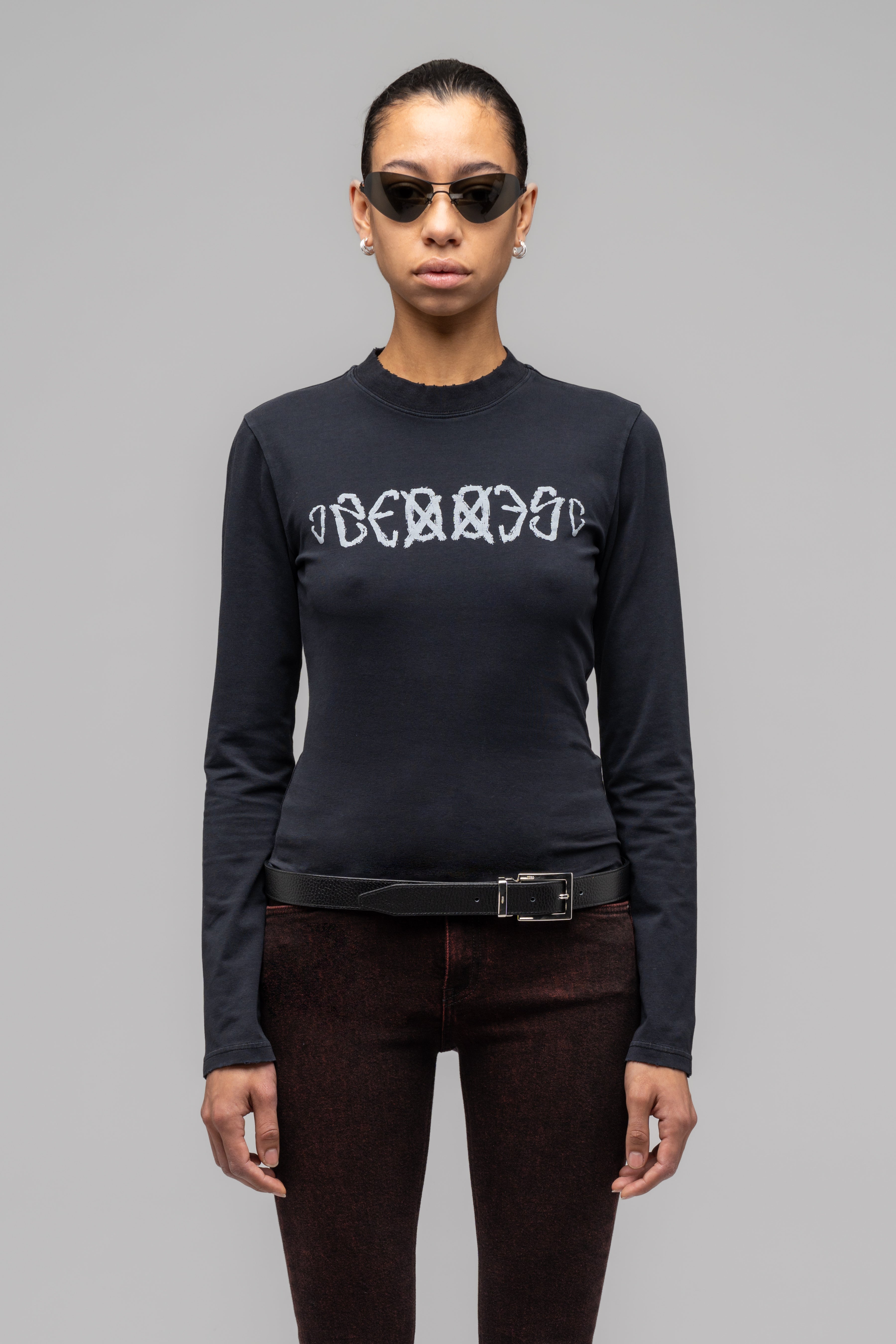 032c-tight-longsleeve-fitted-longsleeve-in-faded-black image 4