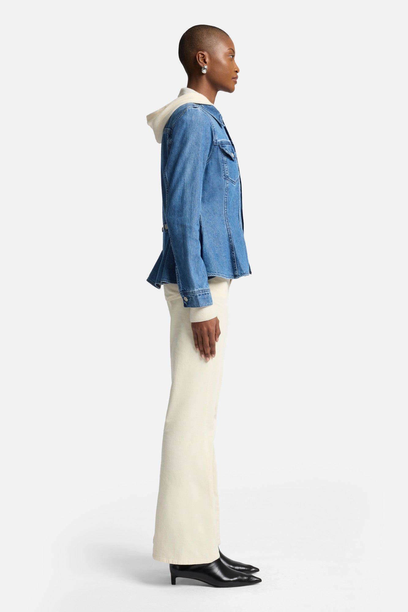 7-for-all-mankind-weightless-denim-flounce-trucker-jacke-hilo image 6