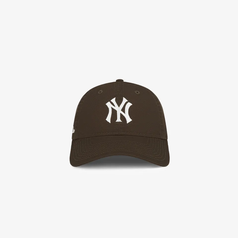 aim-leon-dore-x-new-era-yankees-ballpark-hat-braun-strapback-cap image 1