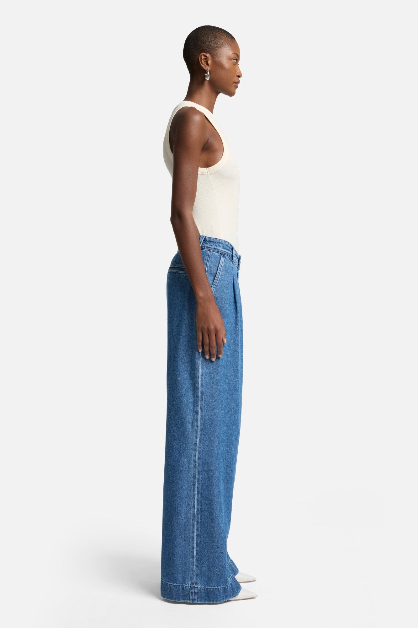 7-for-all-mankind-weightless-pleated-denim-trouser-hilo image 6