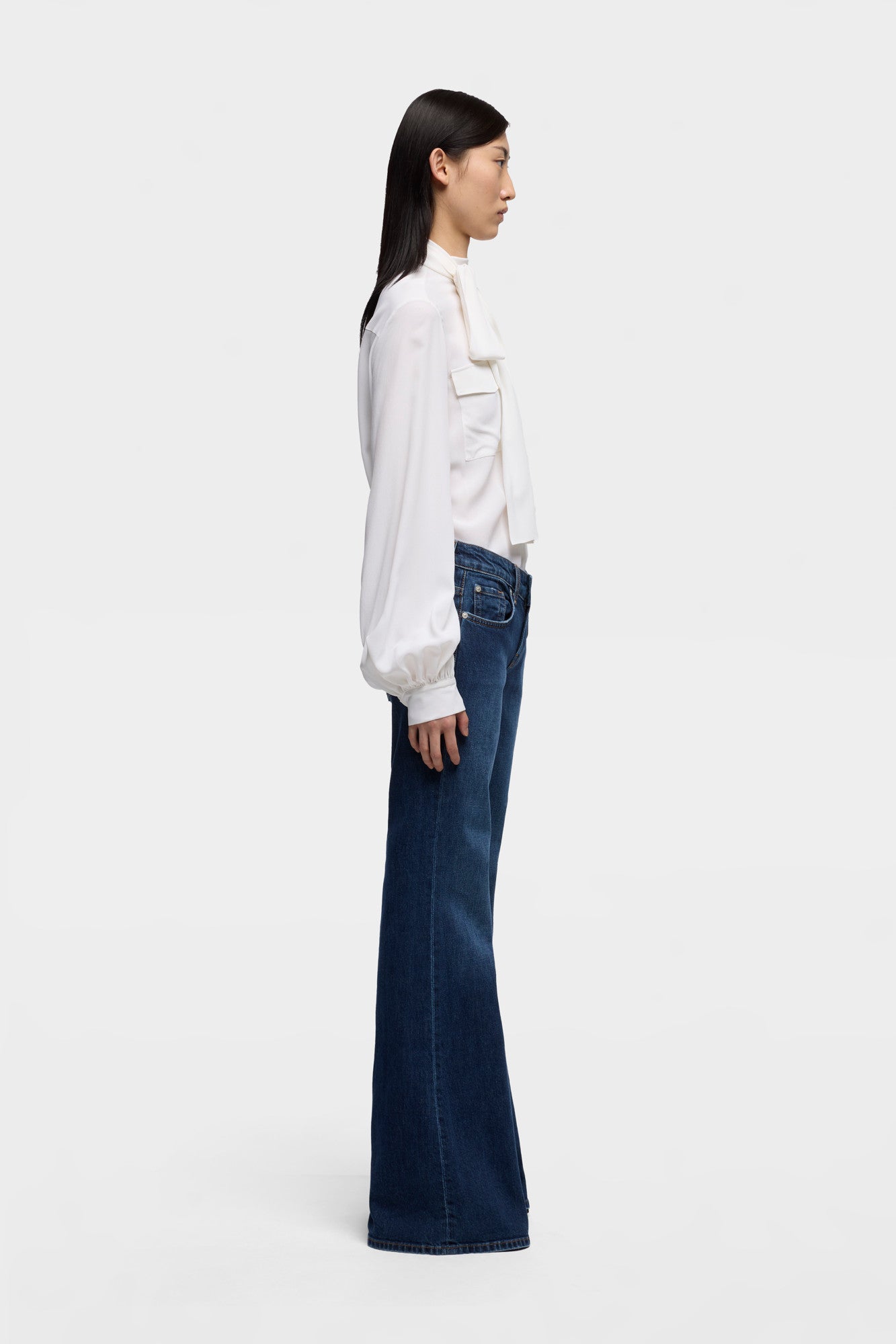 7-for-all-mankind-low-flare-denim-jeans-indiglow image 6