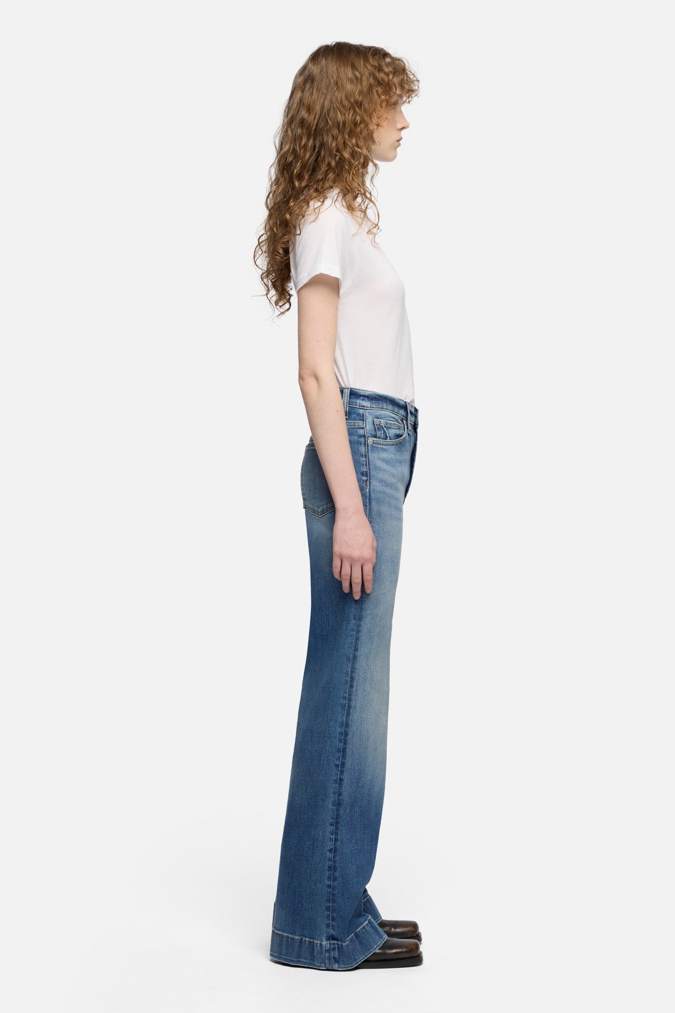 7-for-all-mankind-tailorless-modern-dojo-flare-jeans-slim-illusion-faded-echo-da image 6