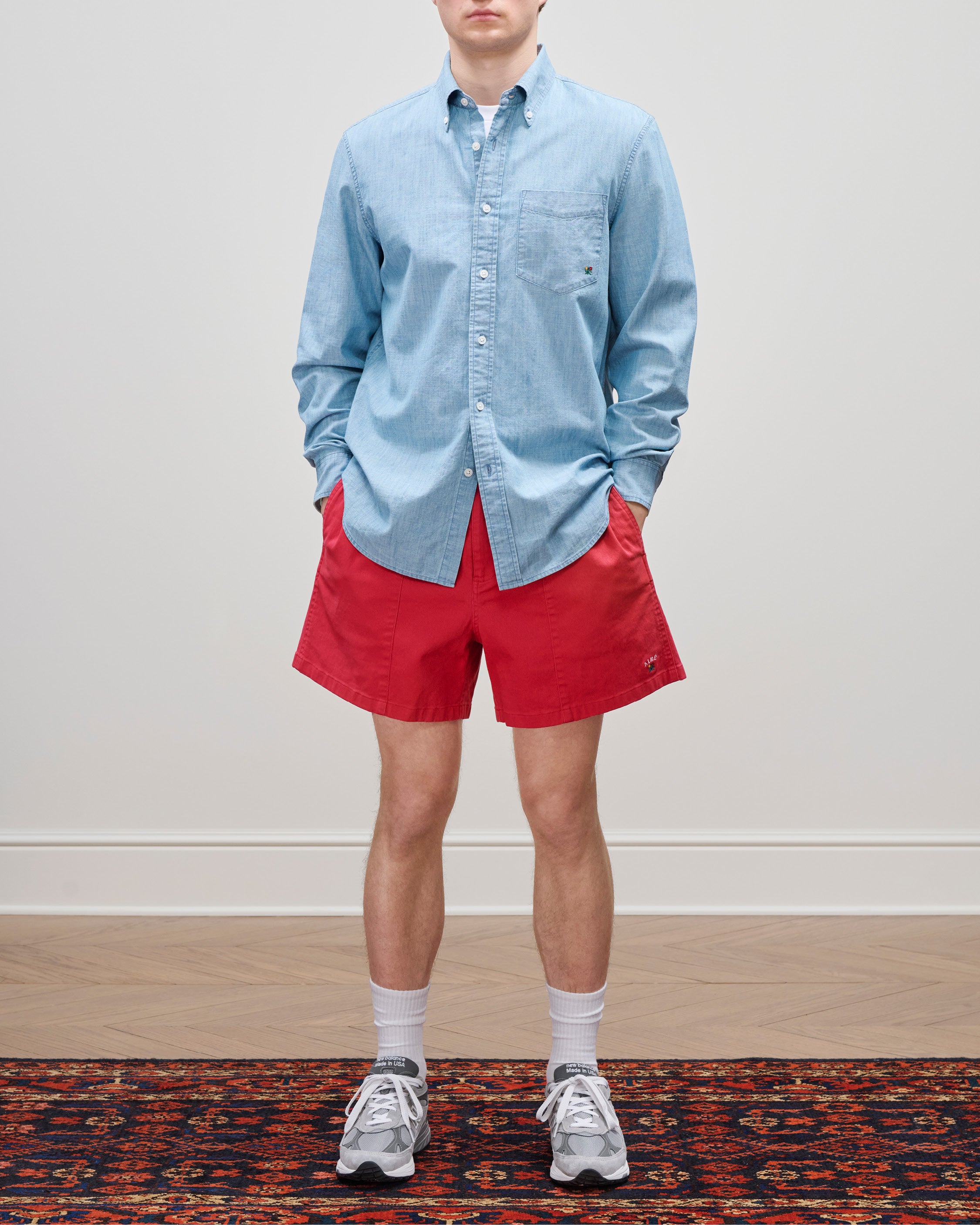 aim-leon-dore-crest-chambray-hemd-blau-regular-fit image 4