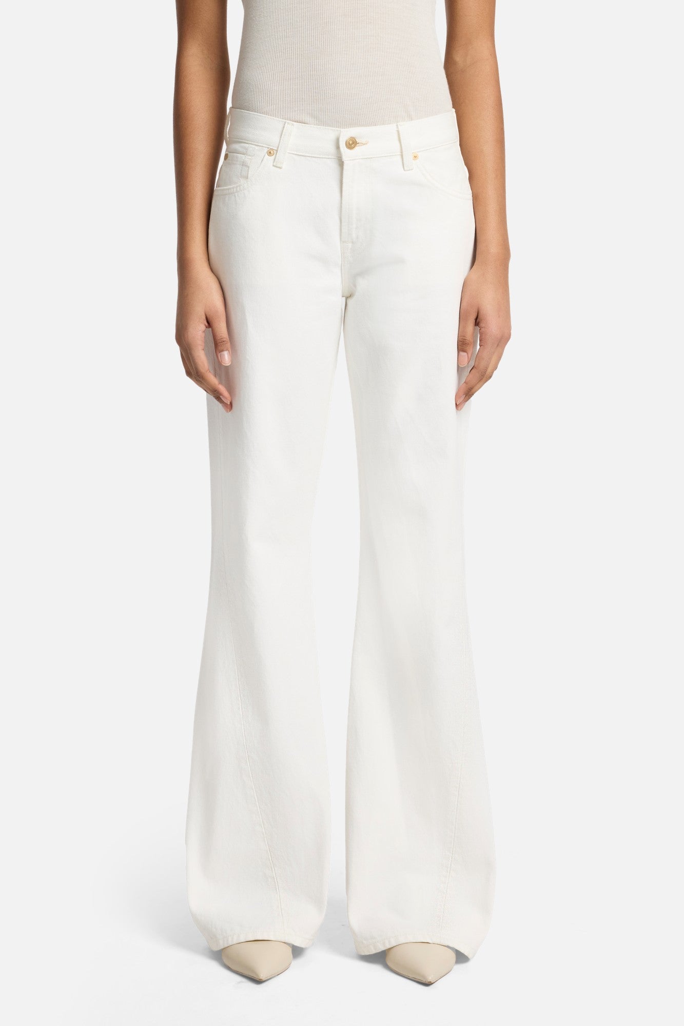 7-for-all-mankind-slim-illusion-twisted-seam-spencer-flare-milky-way image 3