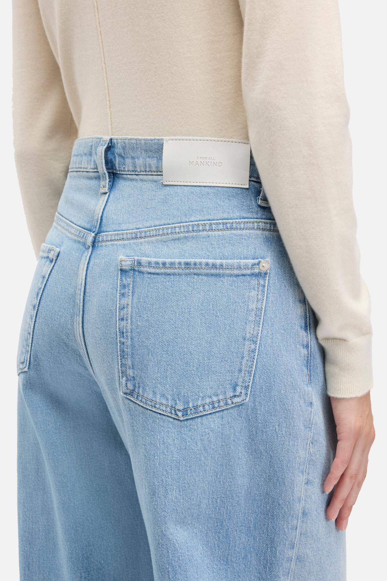 7-for-all-mankind-bonnie-curvilinear-barrel-jeans-seabreeze image 4