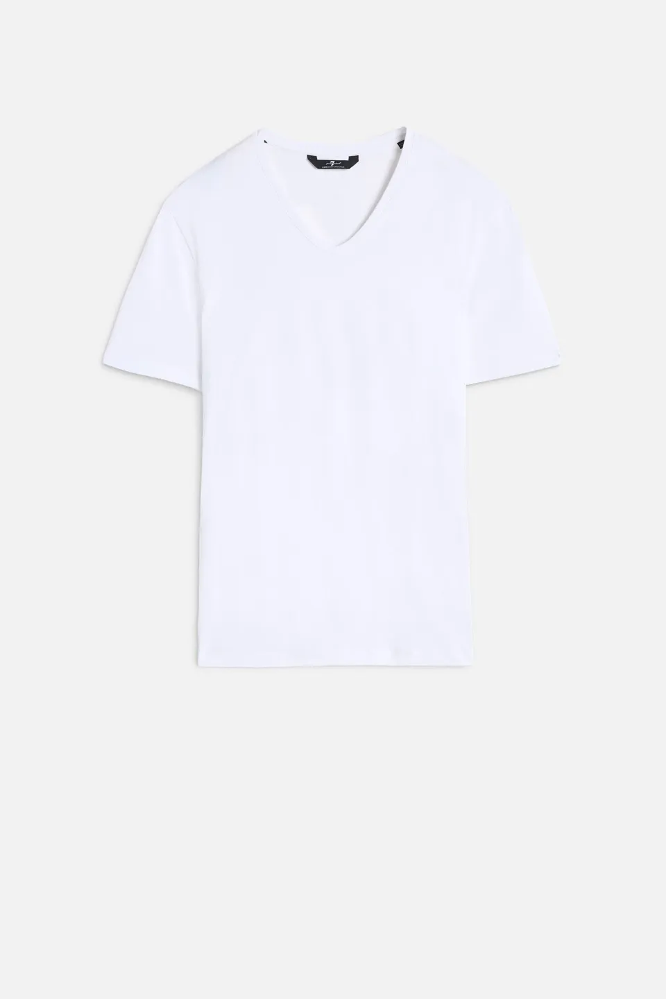 7-for-all-mankind-luxe-performance-v-neck-tee-in-white-herren-t-shirt image 1