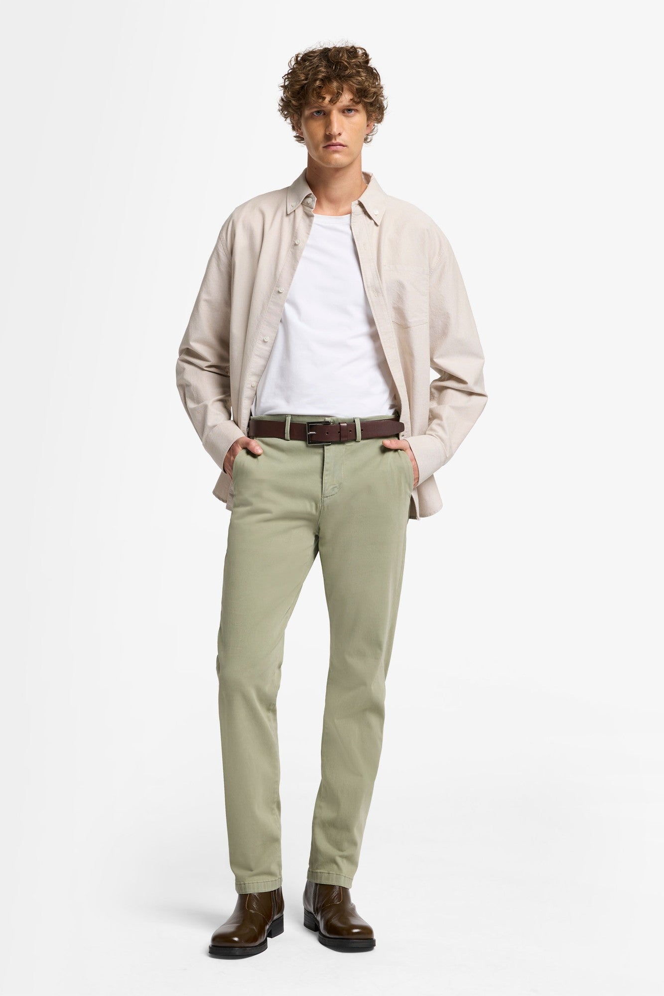 7-for-all-mankind-slimmy-chino-luxe-performance-sateen-russel-chino image 2