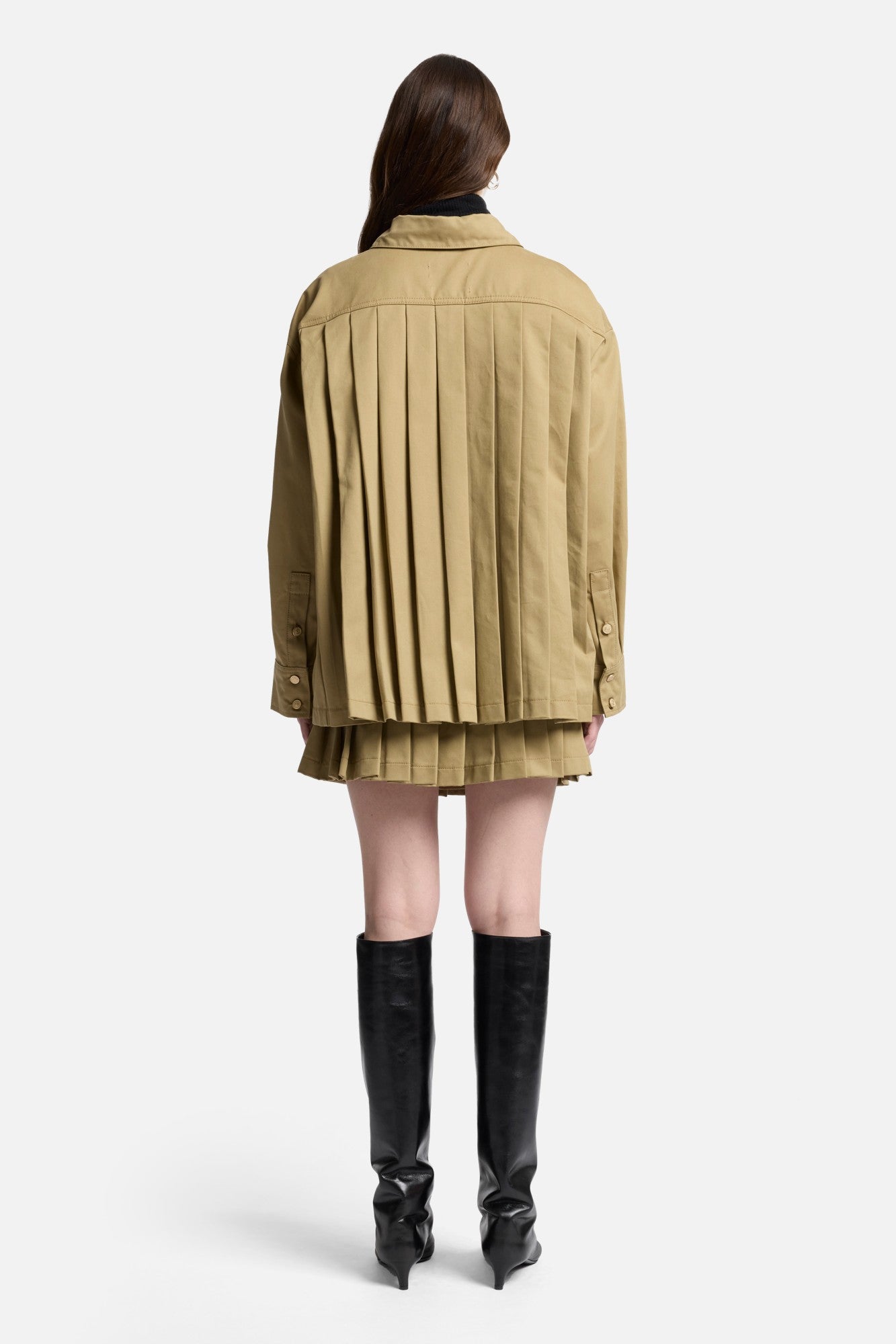 7-for-all-mankind-comfort-twill-pleated-overshirt-in-sand-storm image 5