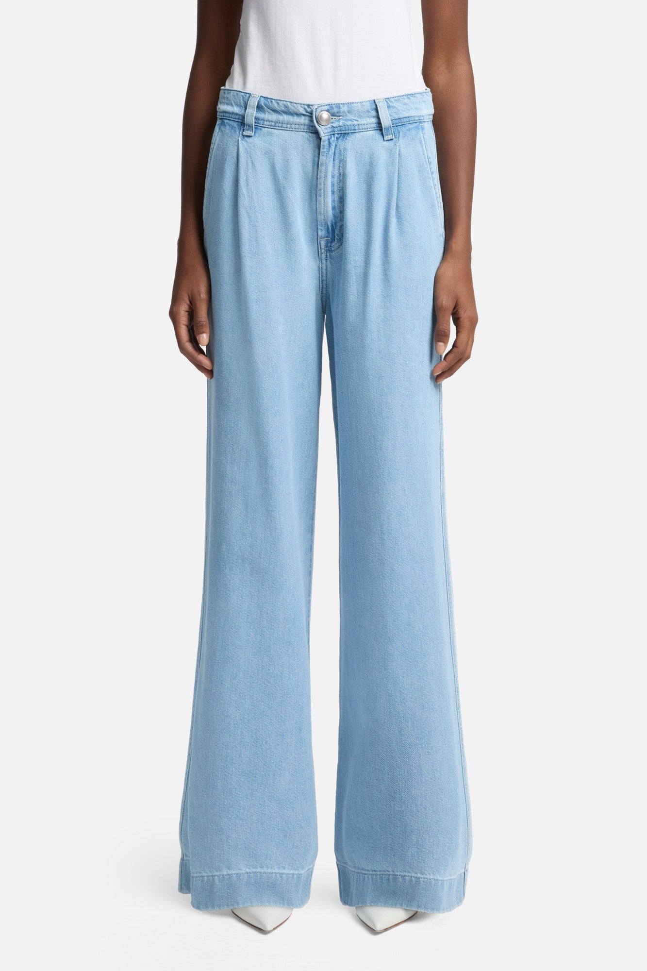7-for-all-mankind-weightless-pleated-denim-trouser-hana-damen image 3