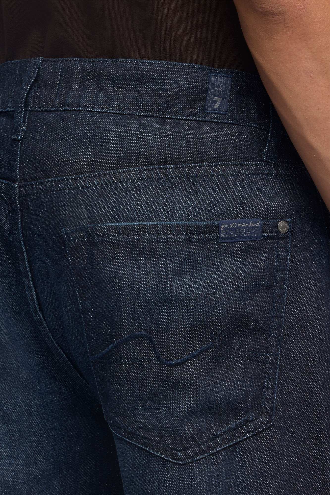 7-for-all-mankind-the-straight-straight-jeans-herren-in-silk-denim-constellation image 4
