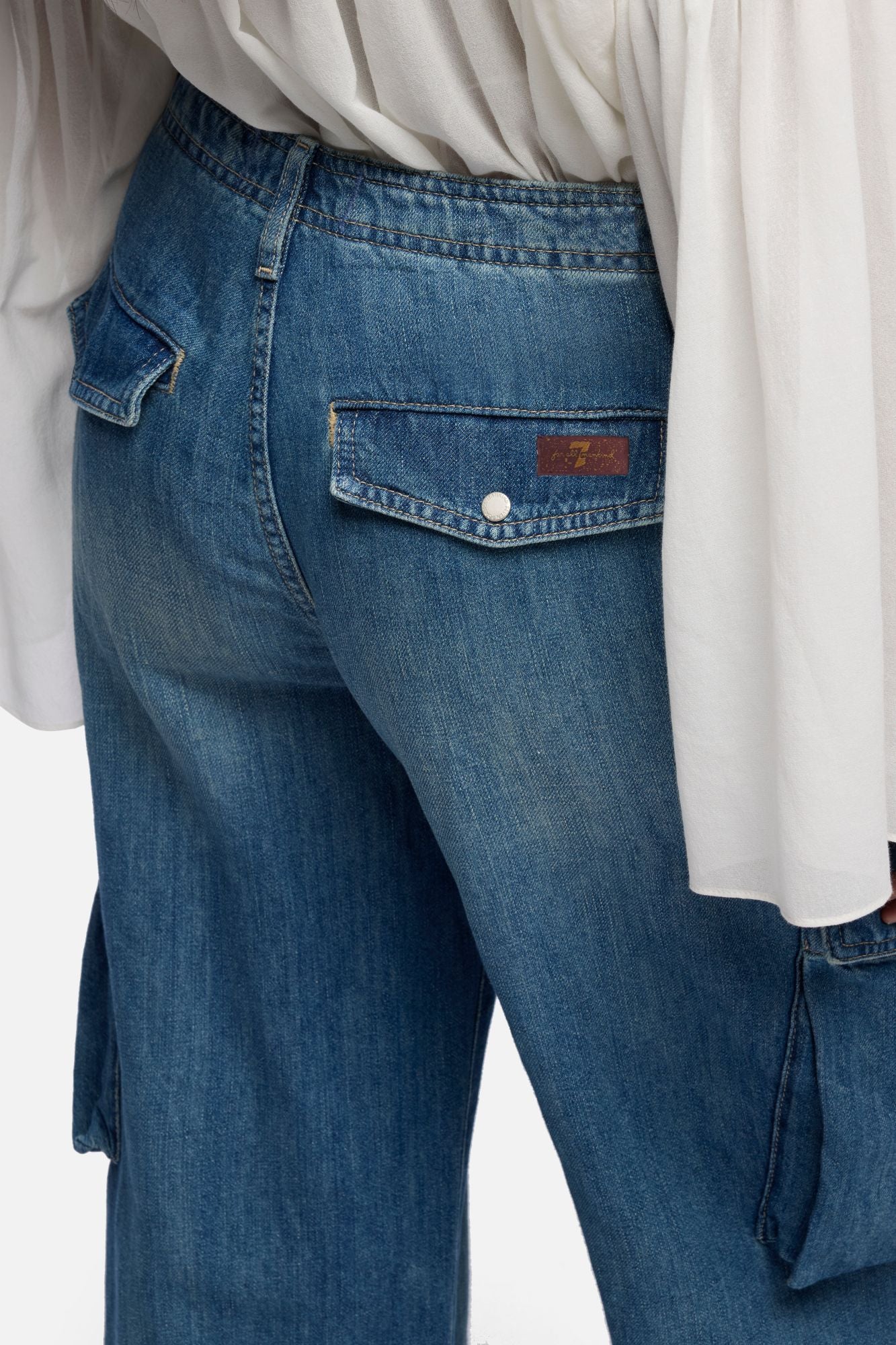 7-for-all-mankind-cargo-lotta-jeans-wide-leg-indigo-linen-ocean-mist image 4