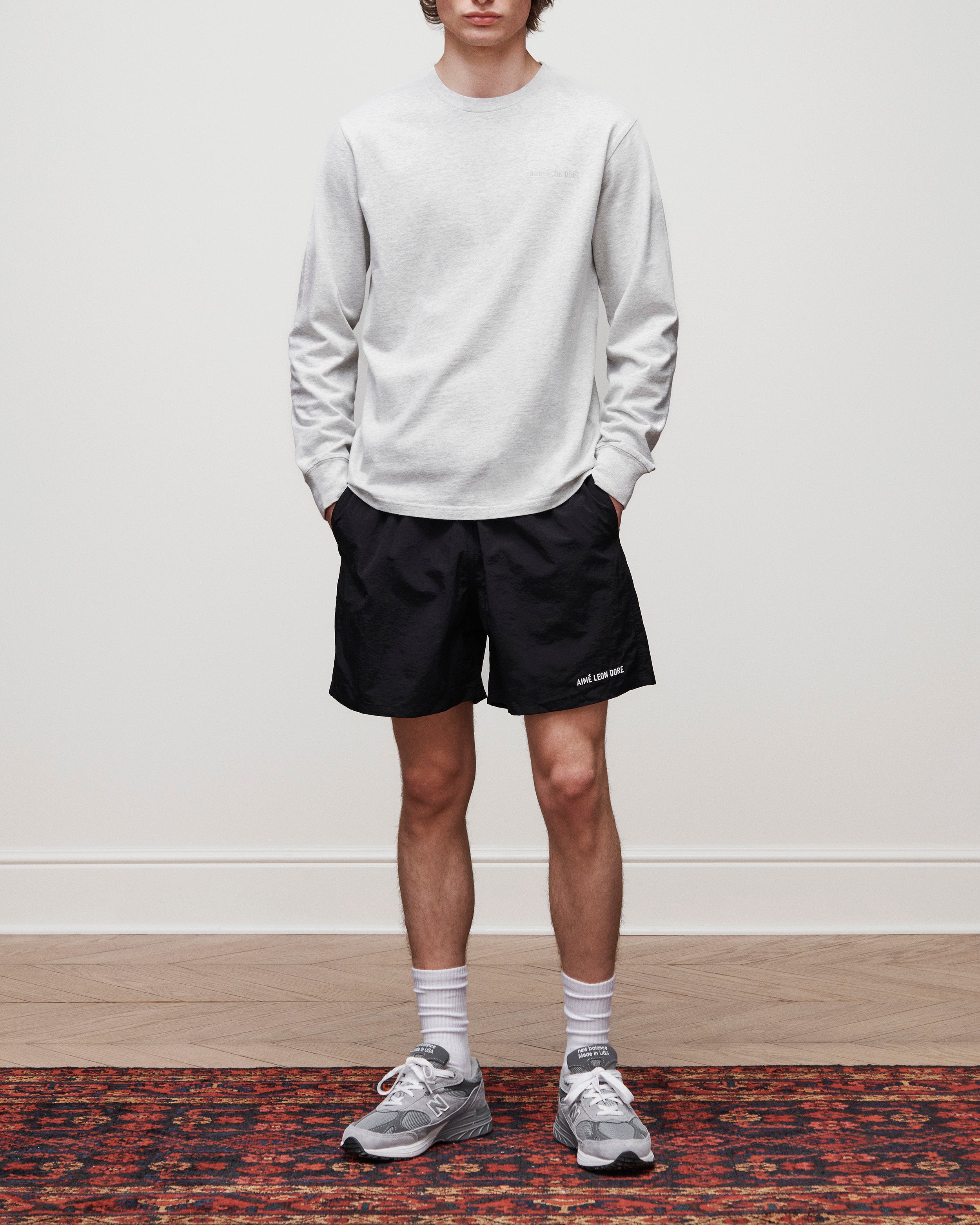 aim-leon-dore-long-sleeve-tonal-logo-tee-oatmeal-baumwolle image 3