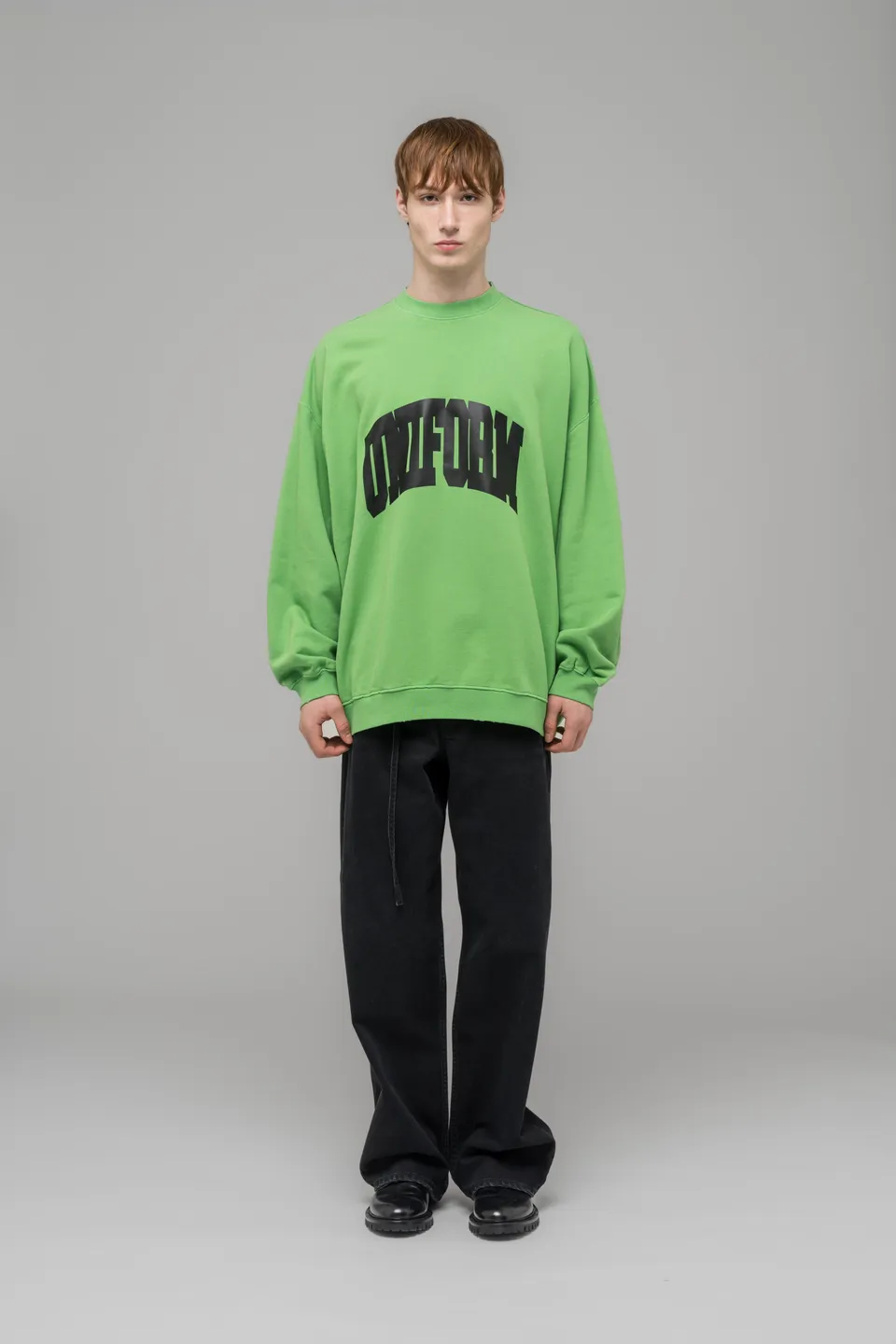 032c-oversized-crewneck-gr-n-mit-print-und-stickerei image 1