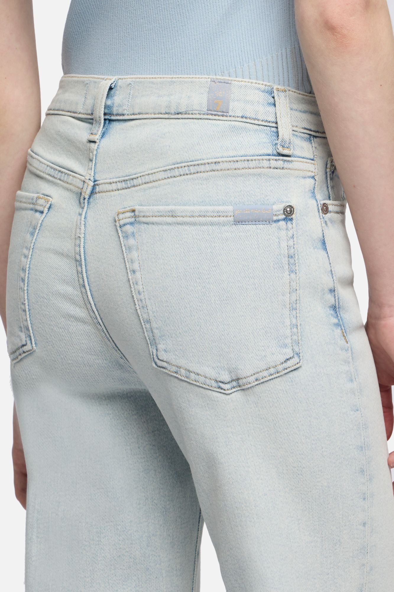 7-for-all-mankind-tailorless-modern-dojo-flare-jeans-frosted-lotus image 4