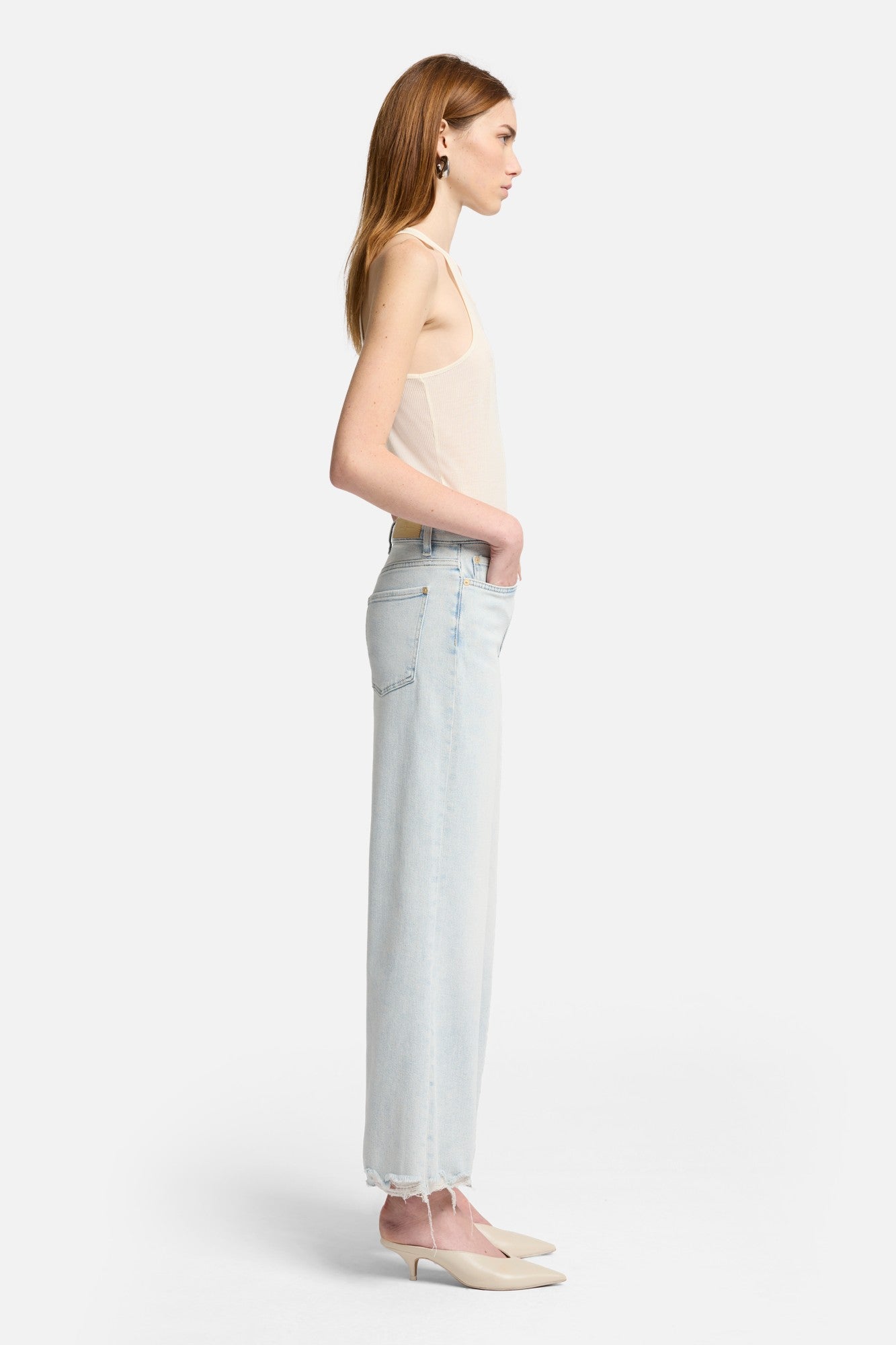 7-for-all-mankind-luxe-vintage-jo-cropped-jeans-ultra-high-rise-in-maui image 6