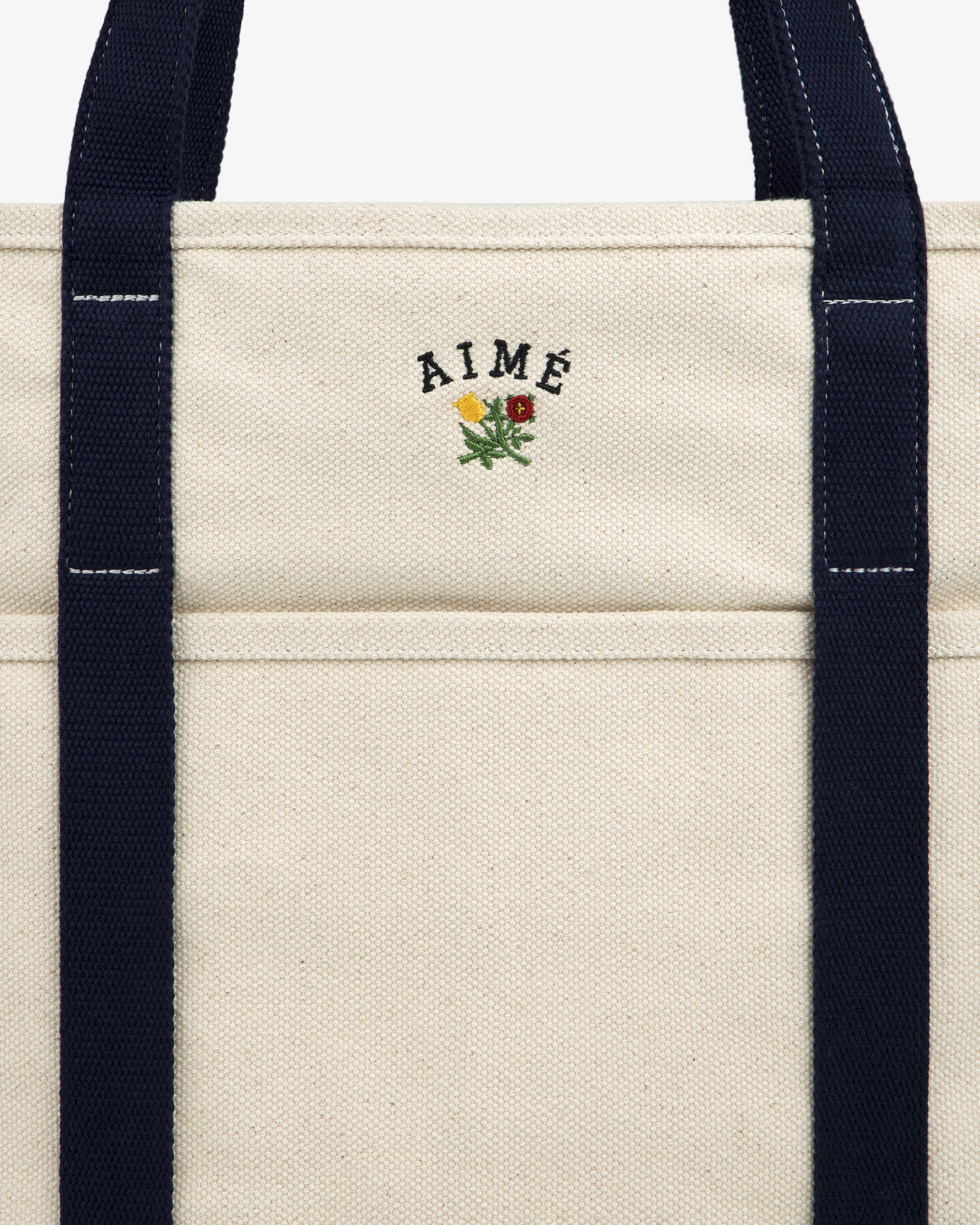 aim-leon-dore-large-crest-contrast-tote image 4