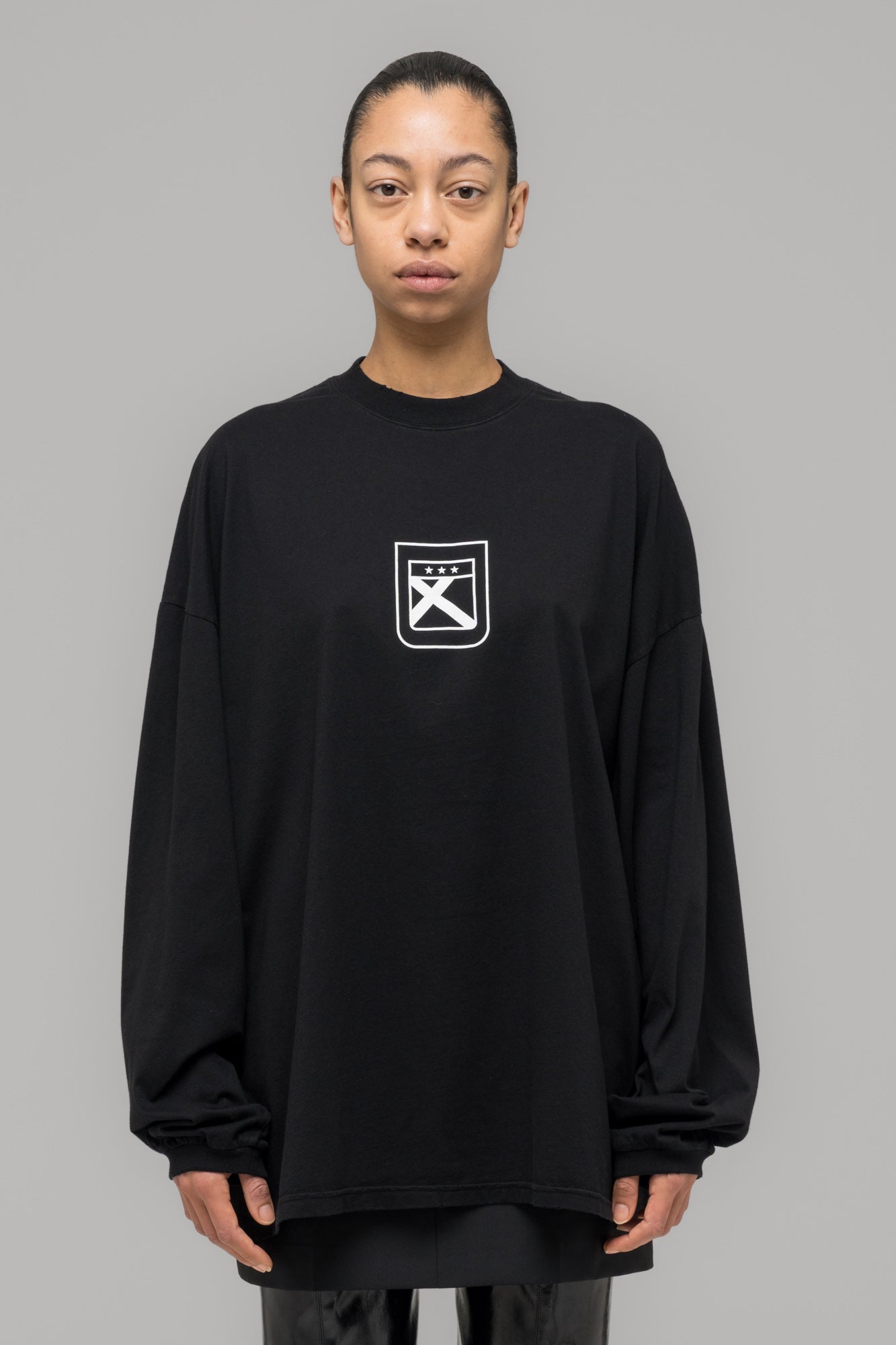 032c-fainting-cross-oversized-longsleeve-washed-black image 2