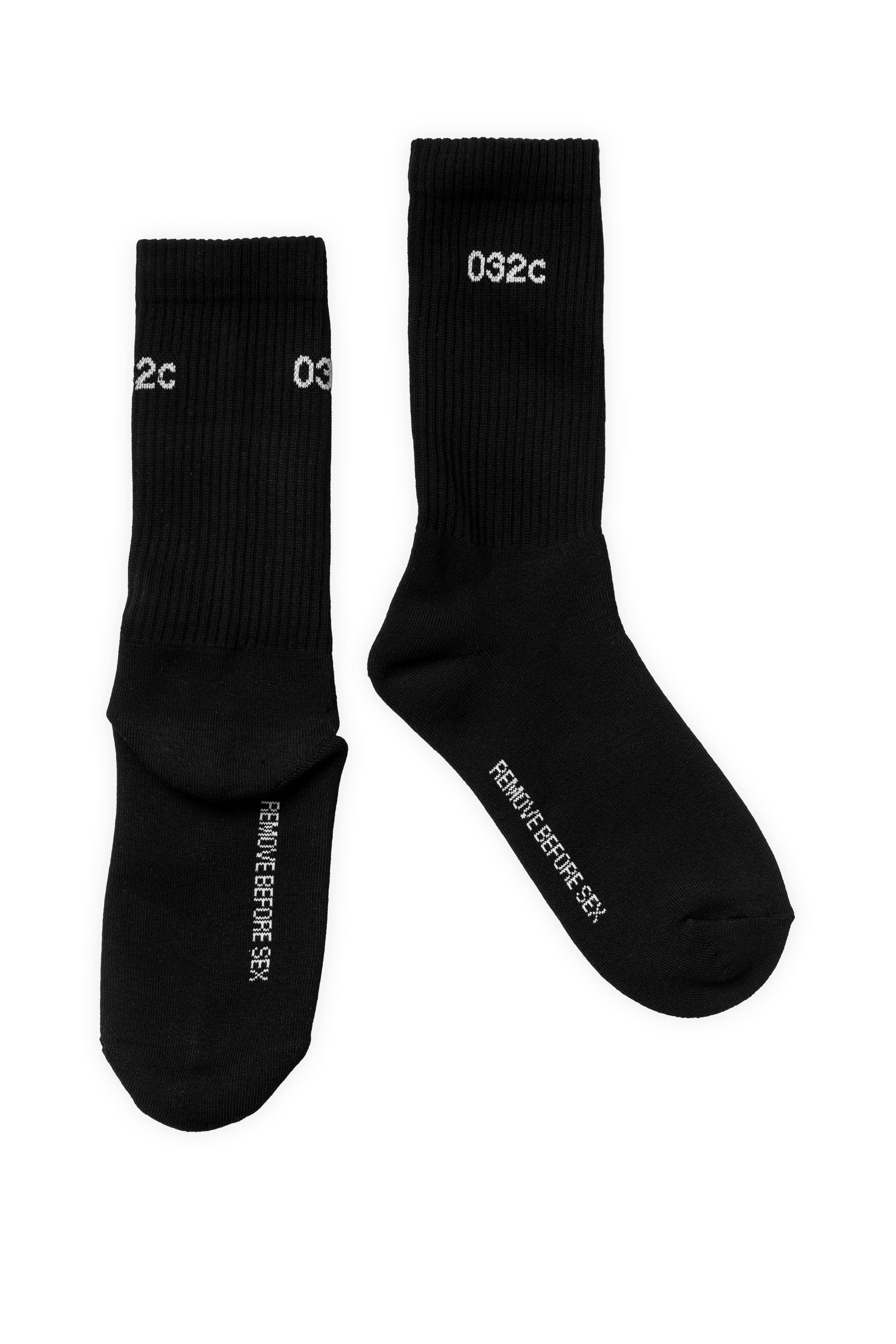 032c-remove-before-sex-socks-black-white-crew-socken image 2