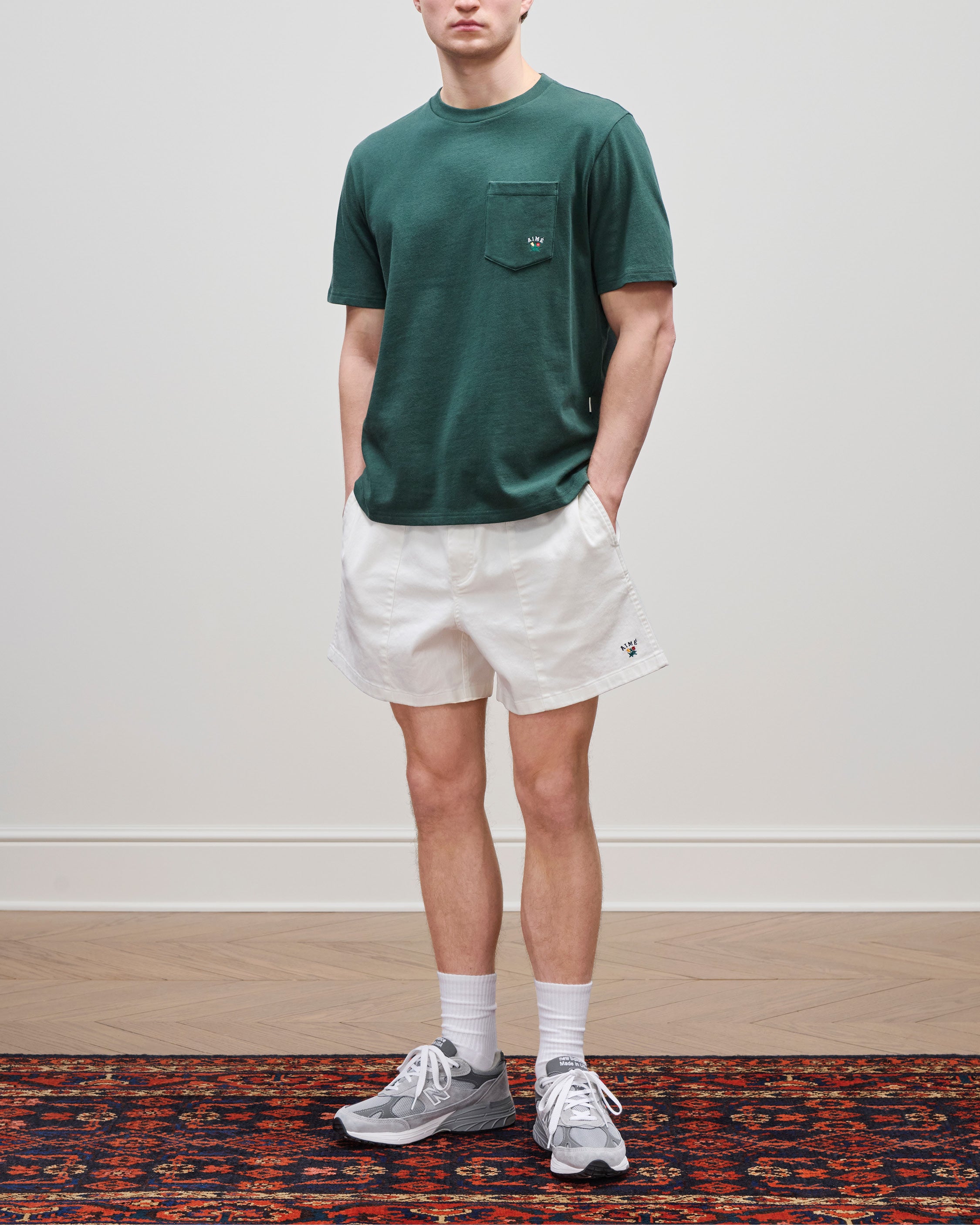 aim-leon-dore-crest-pocket-tee-gr-n-regular-fit image 3