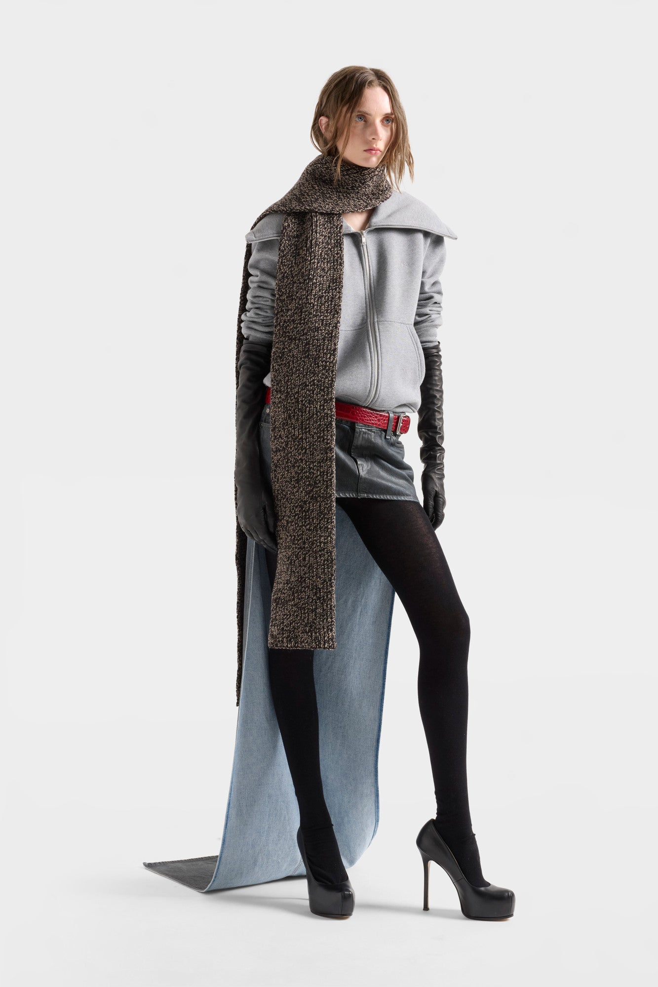 7-for-all-mankind-high-neck-zip-hoodie-cropped-hoodie-in-ash image 2