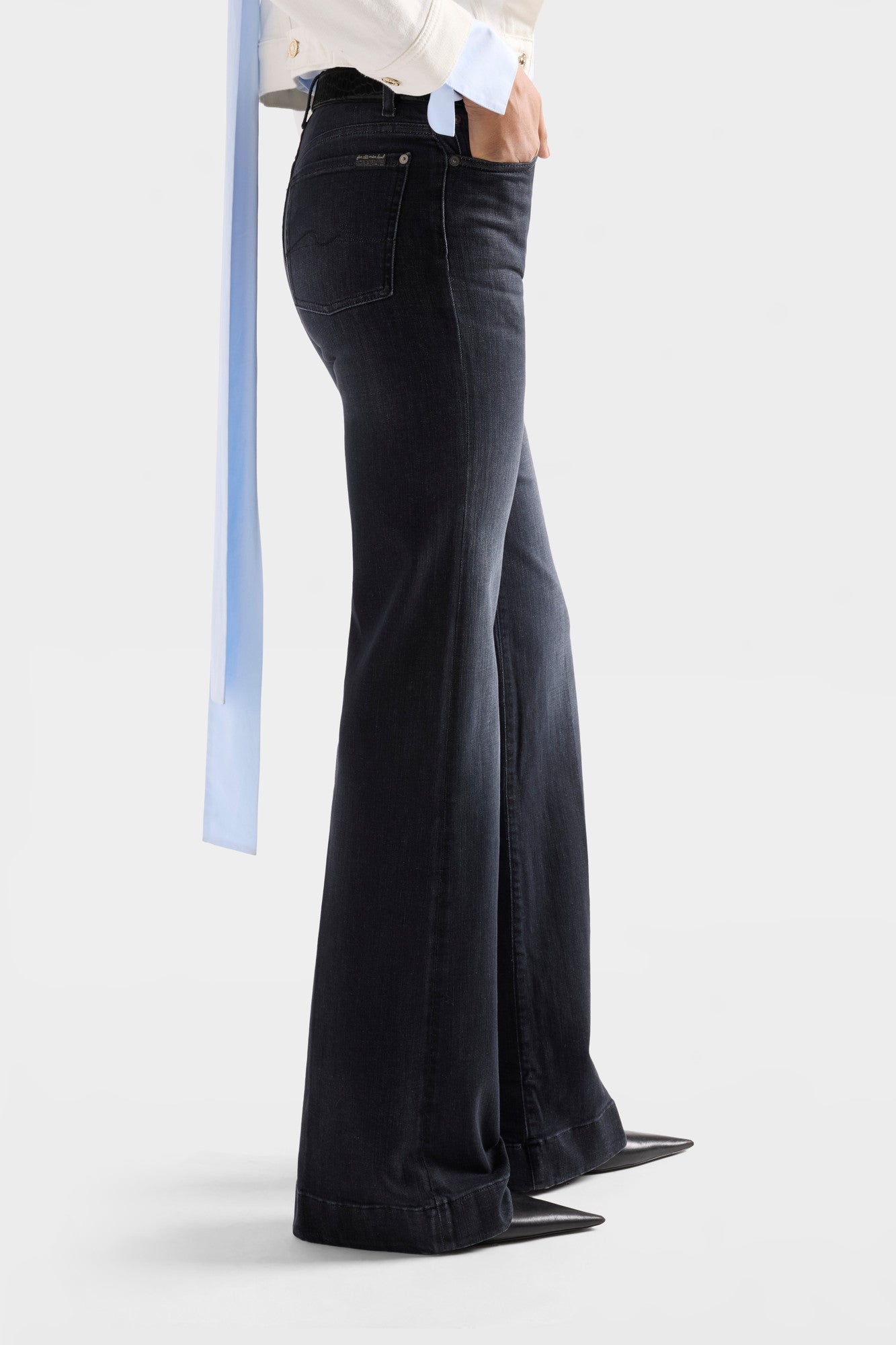7-for-all-mankind-modern-dojo-damen-flare-jeans-slim-illusion-blackout image 6