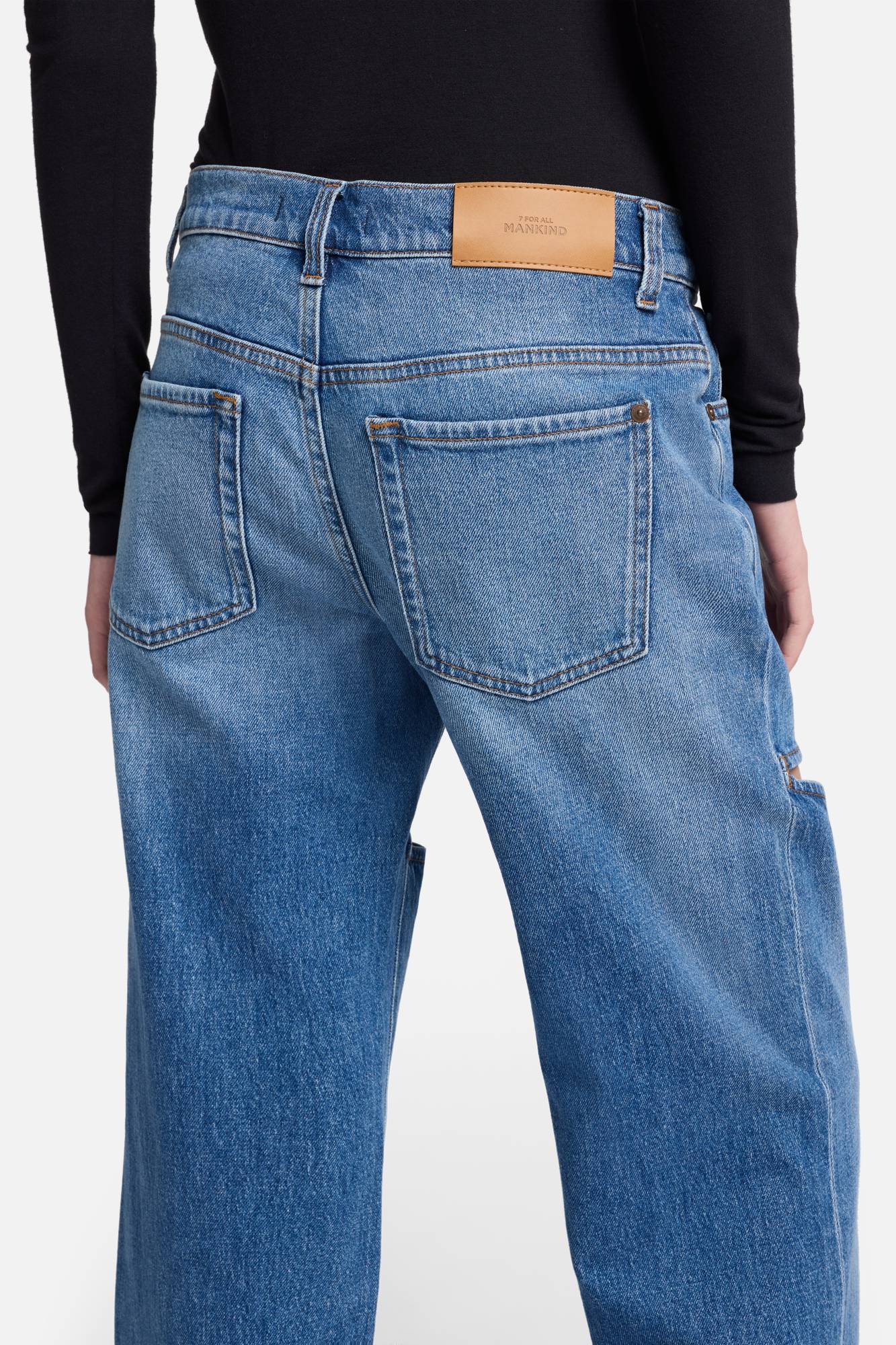 7-for-all-mankind-spencer-flare-jeans-in-weekend image 7