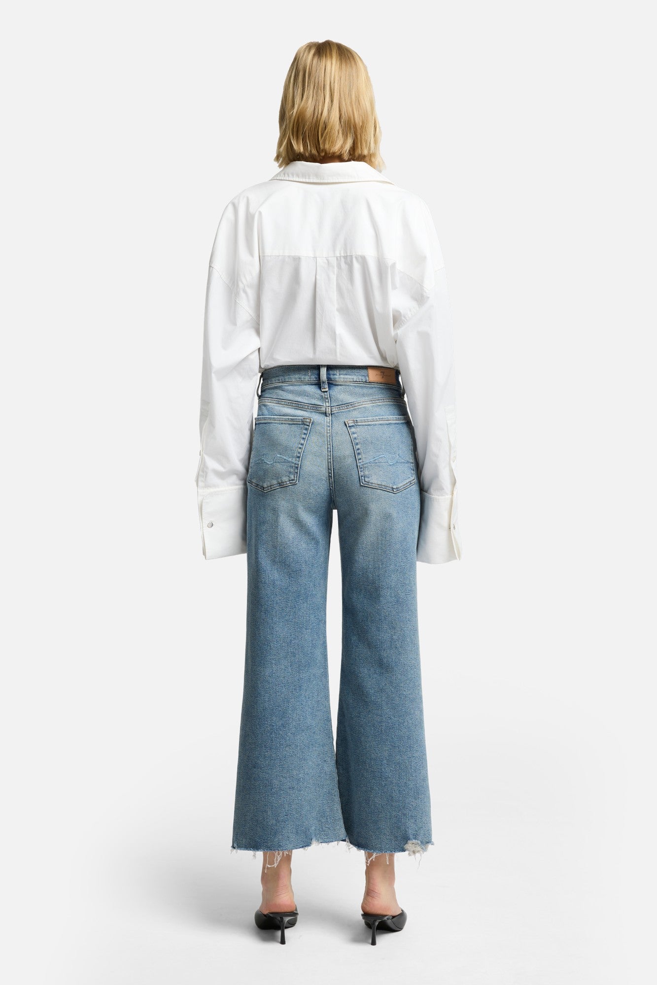 7-for-all-mankind-luxe-vintage-jo-wide-leg-jeans-walk image 5