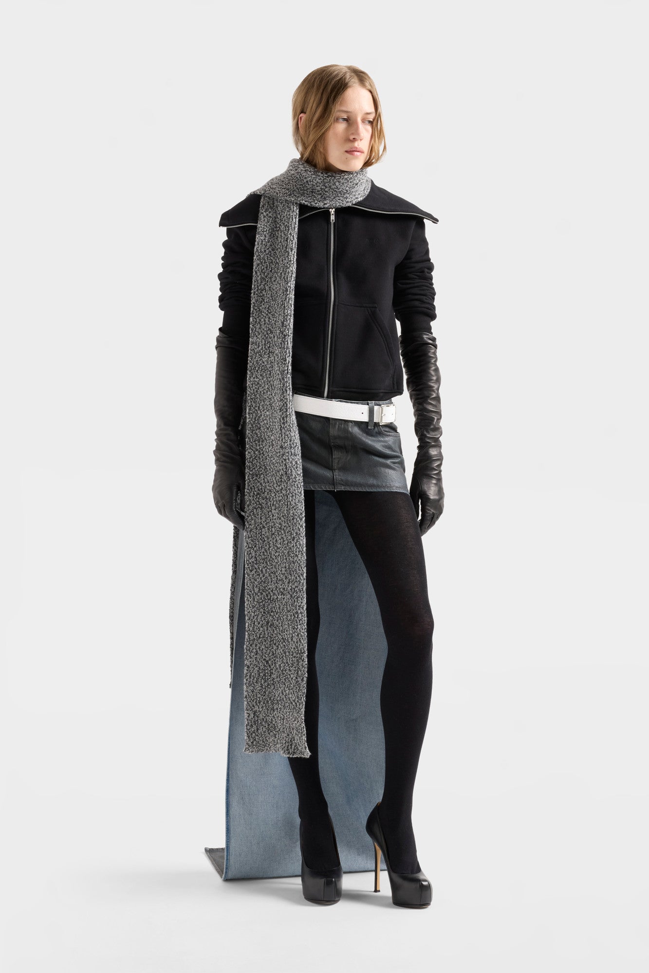 7-for-all-mankind-high-neck-zip-hoodie-cropped-black image 2