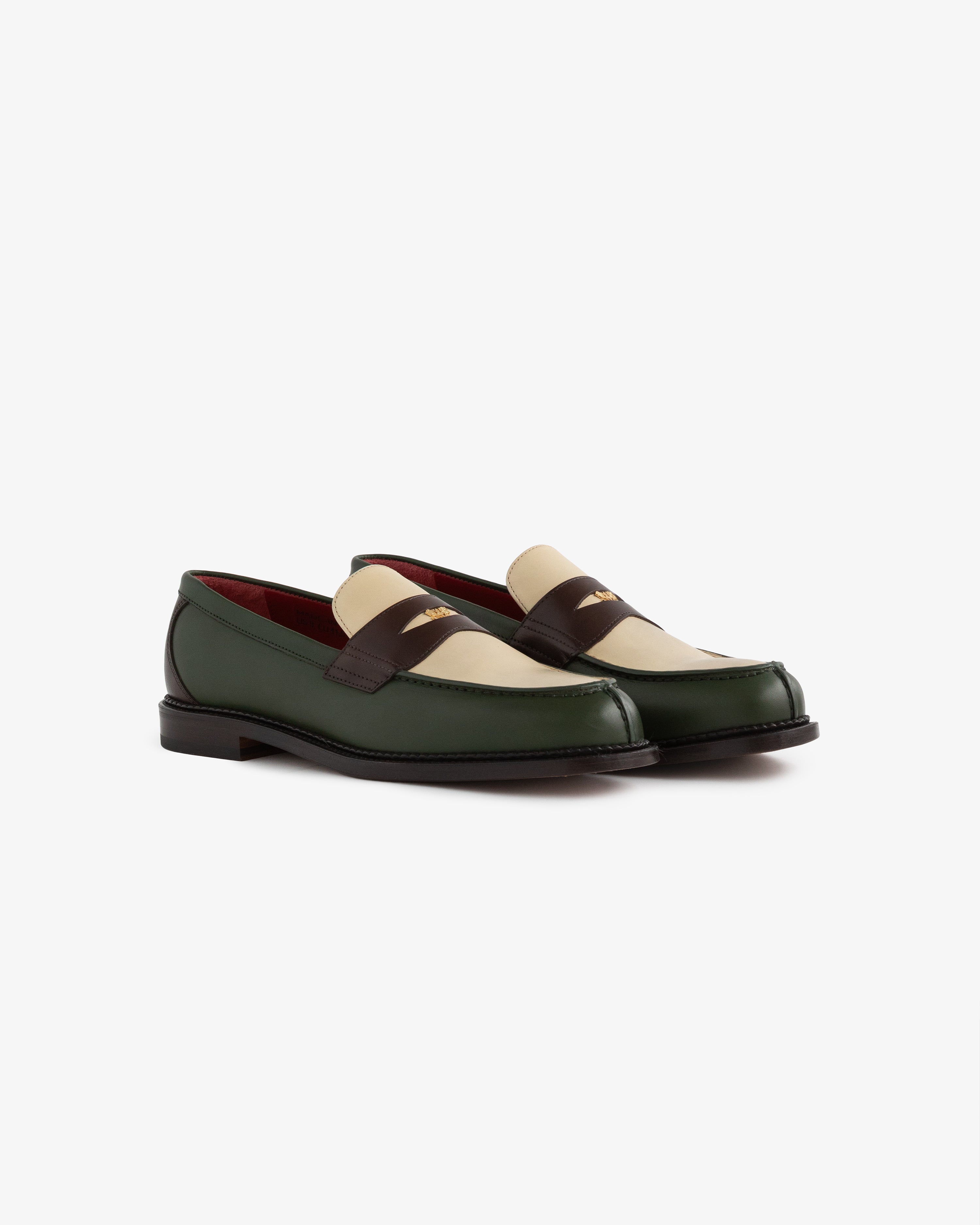 aim-leon-dore-queens-crest-loafer-gr-n-vollleder image 2