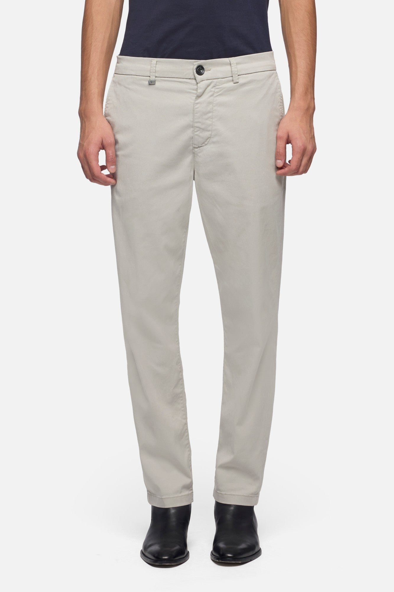 7-for-all-mankind-weightless-adrien-chino-in-gentle-grey image 3