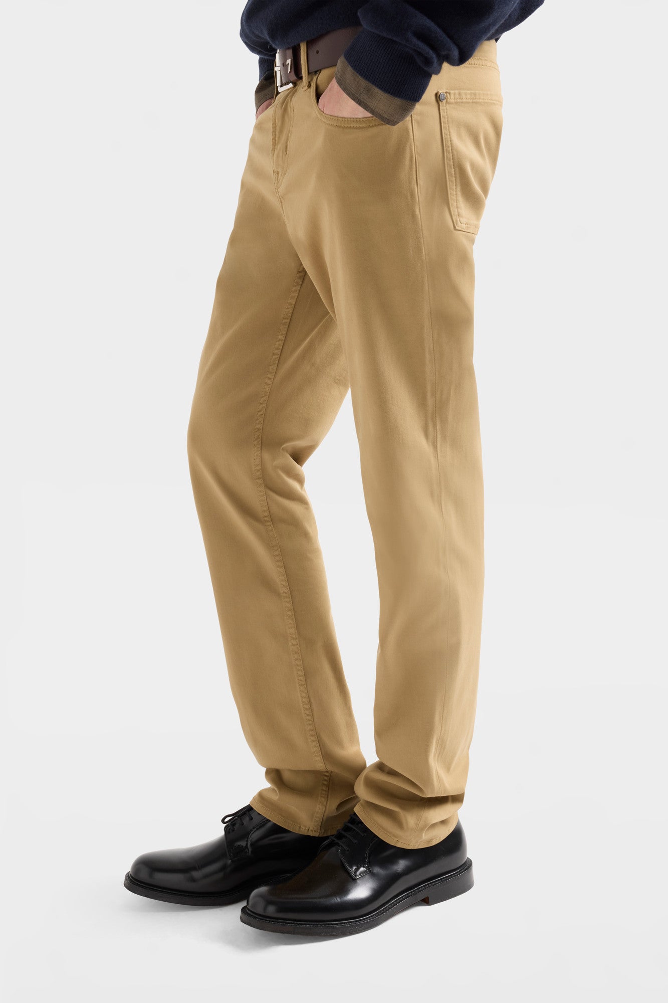 7-for-all-mankind-slimmy-luxe-performance-stretch-sateen-hose-dust-rise-herren image 6