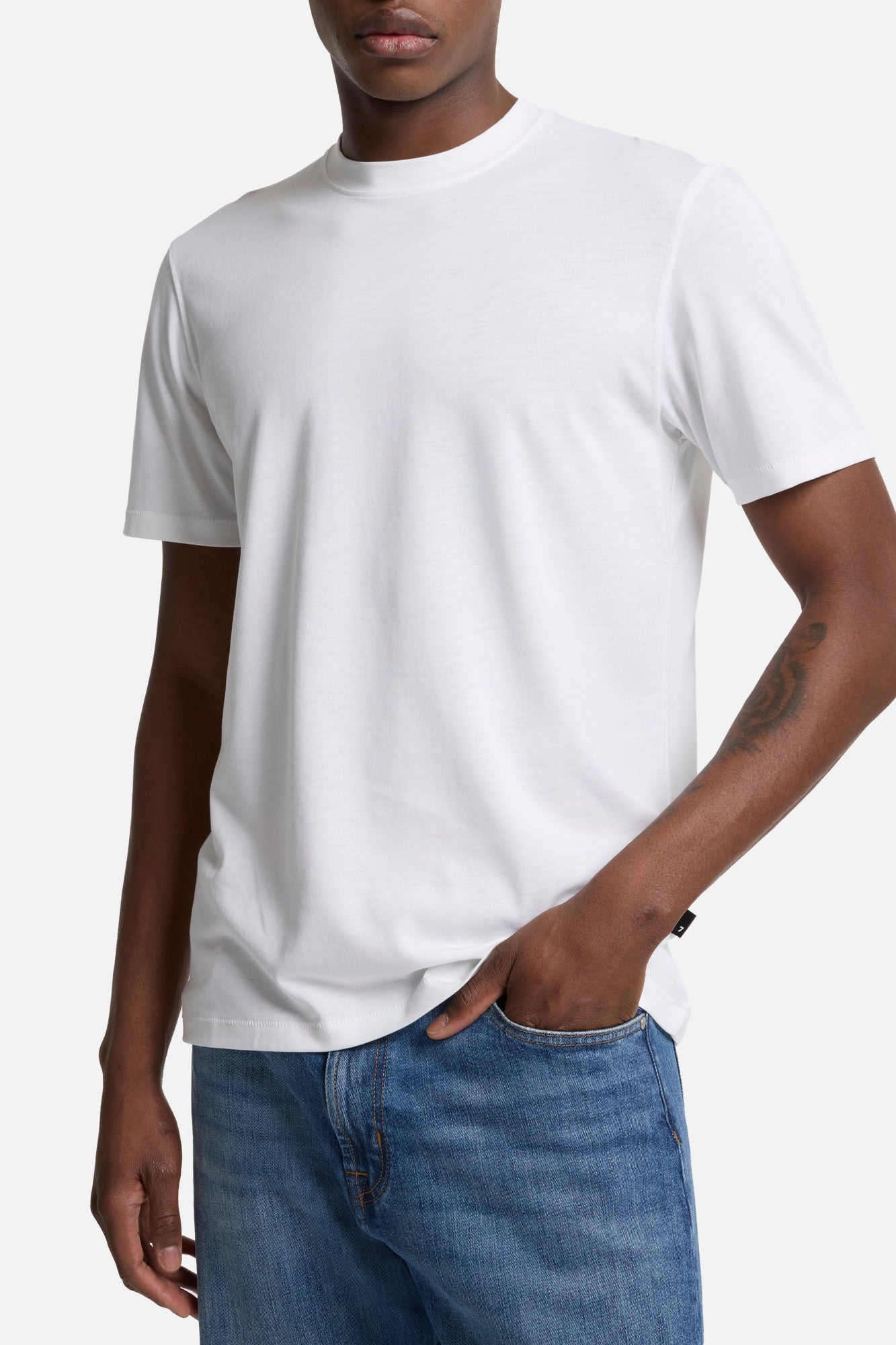 7-for-all-mankind-lyocell-crewneck-t-shirt-white image 4