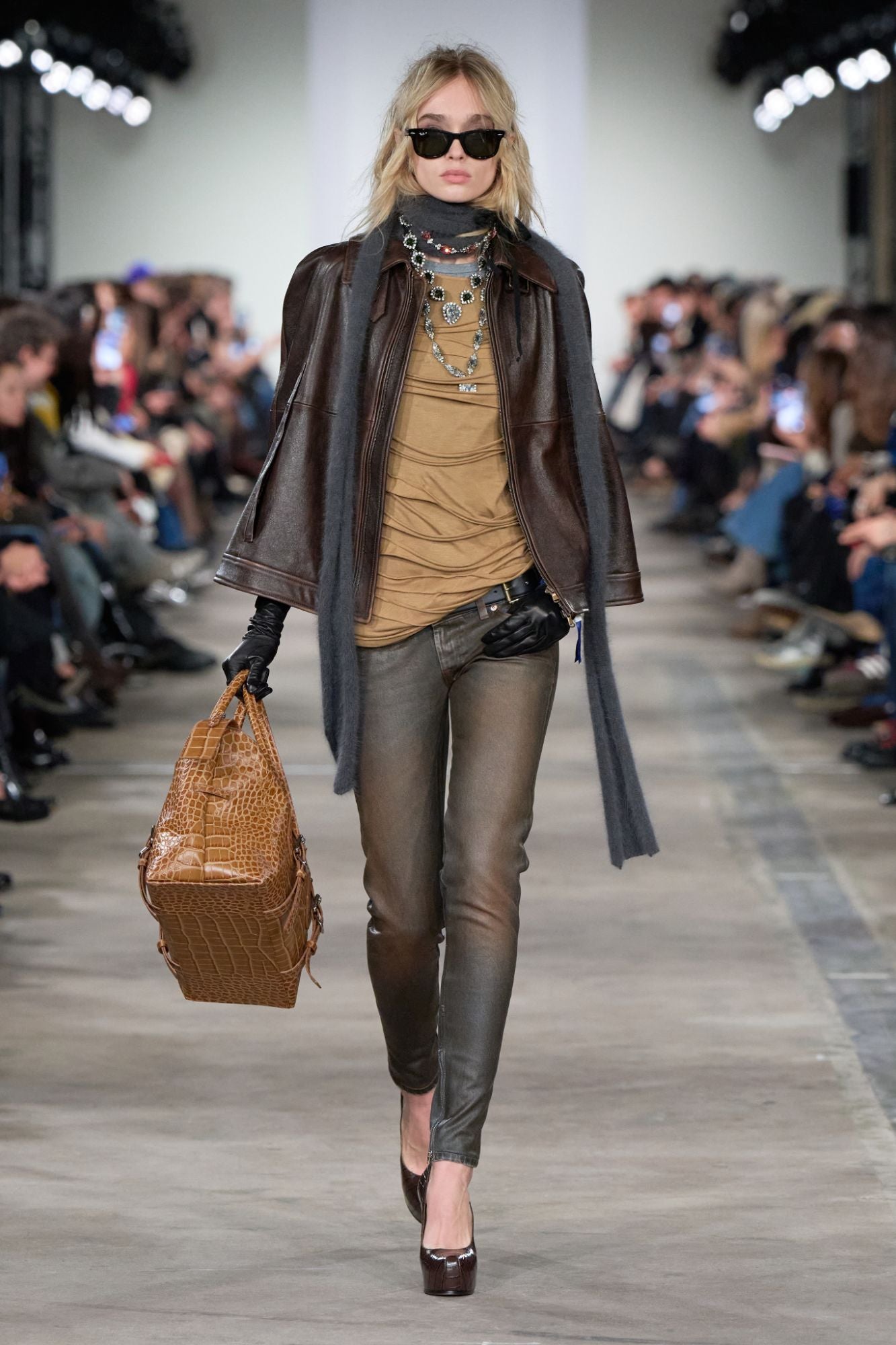 7-for-all-mankind-cape-cape-burnt-chestnut-echtleder image 7