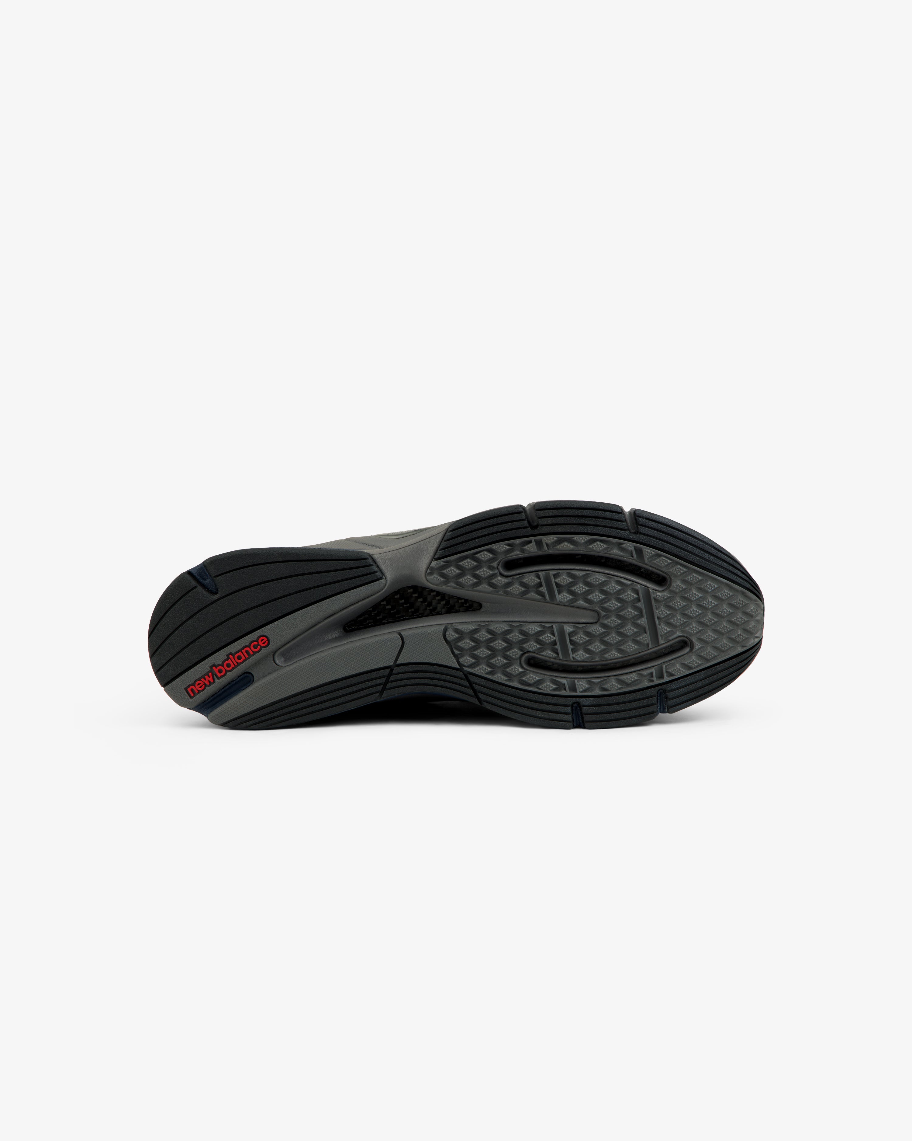 aim-leon-dore-new-balance-made-in-usa-2040v5-sneaker-grau image 8