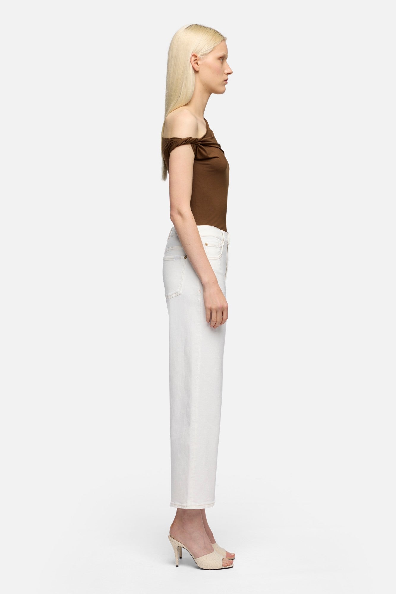 7-for-all-mankind-stovepipe-straight-ankle-jeans-sugar image 6